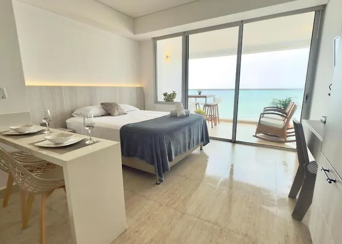 Beachfront Studio With Stunning Ocean Views
