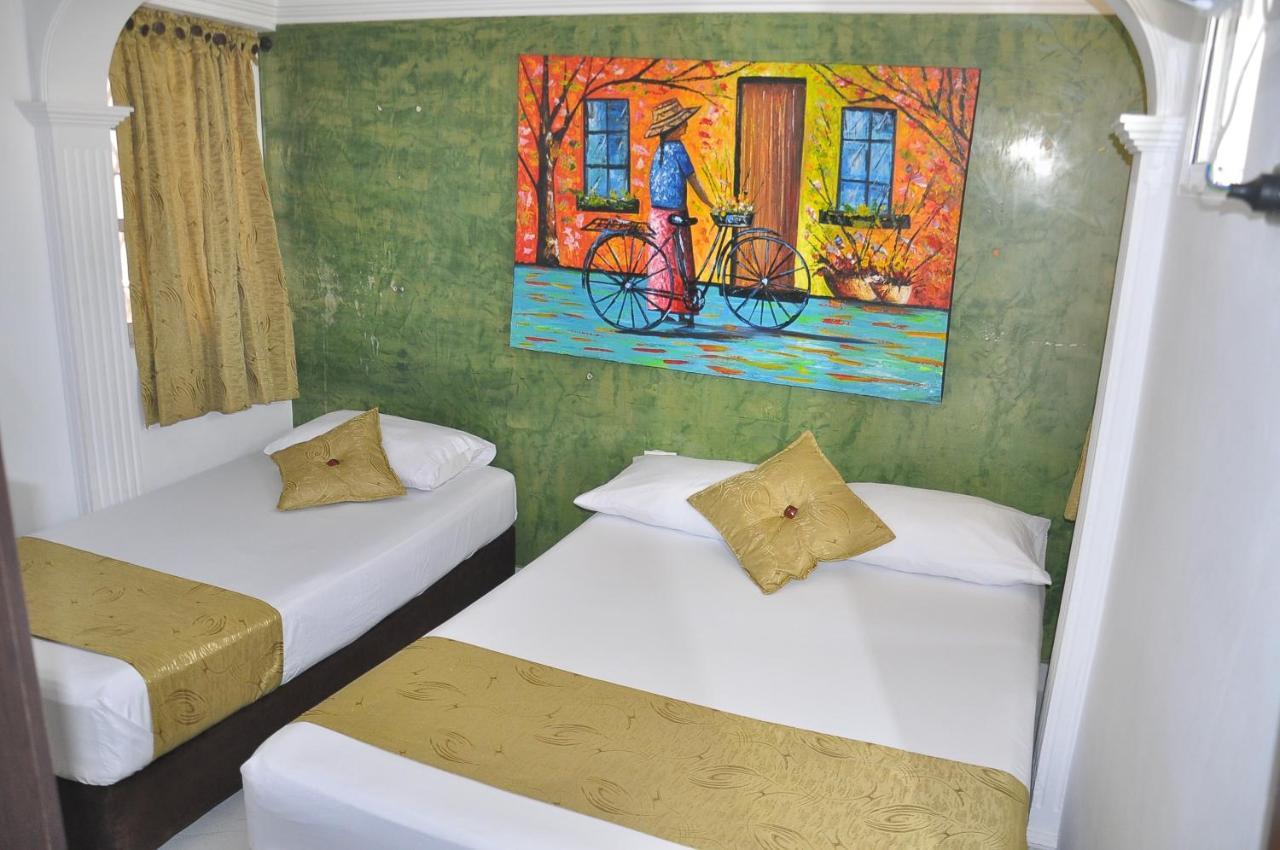 Pensión Hostal, Manga Mar, Privadas Y Baños Privados Cartagena