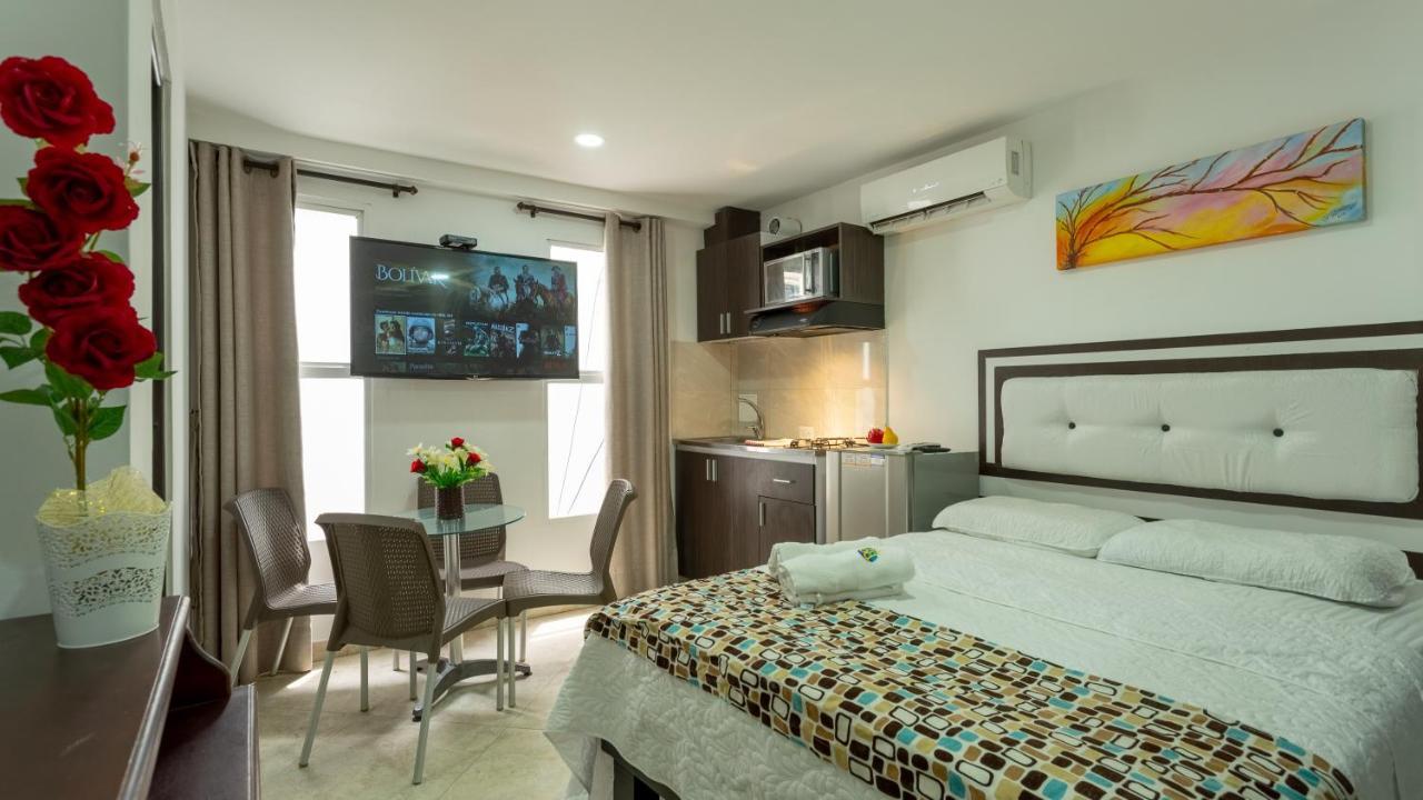 Hollywood Aparthotel 2*