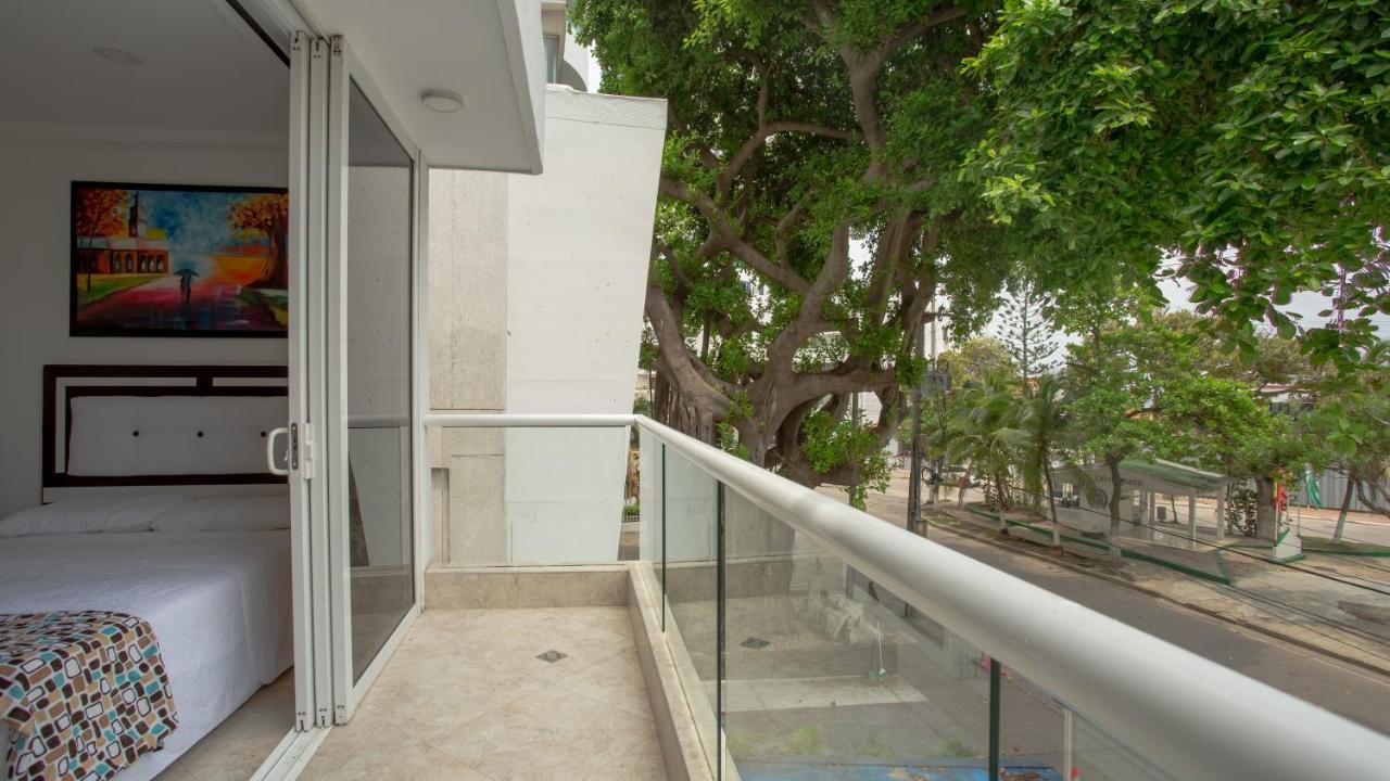 Hollywood Aparthotel