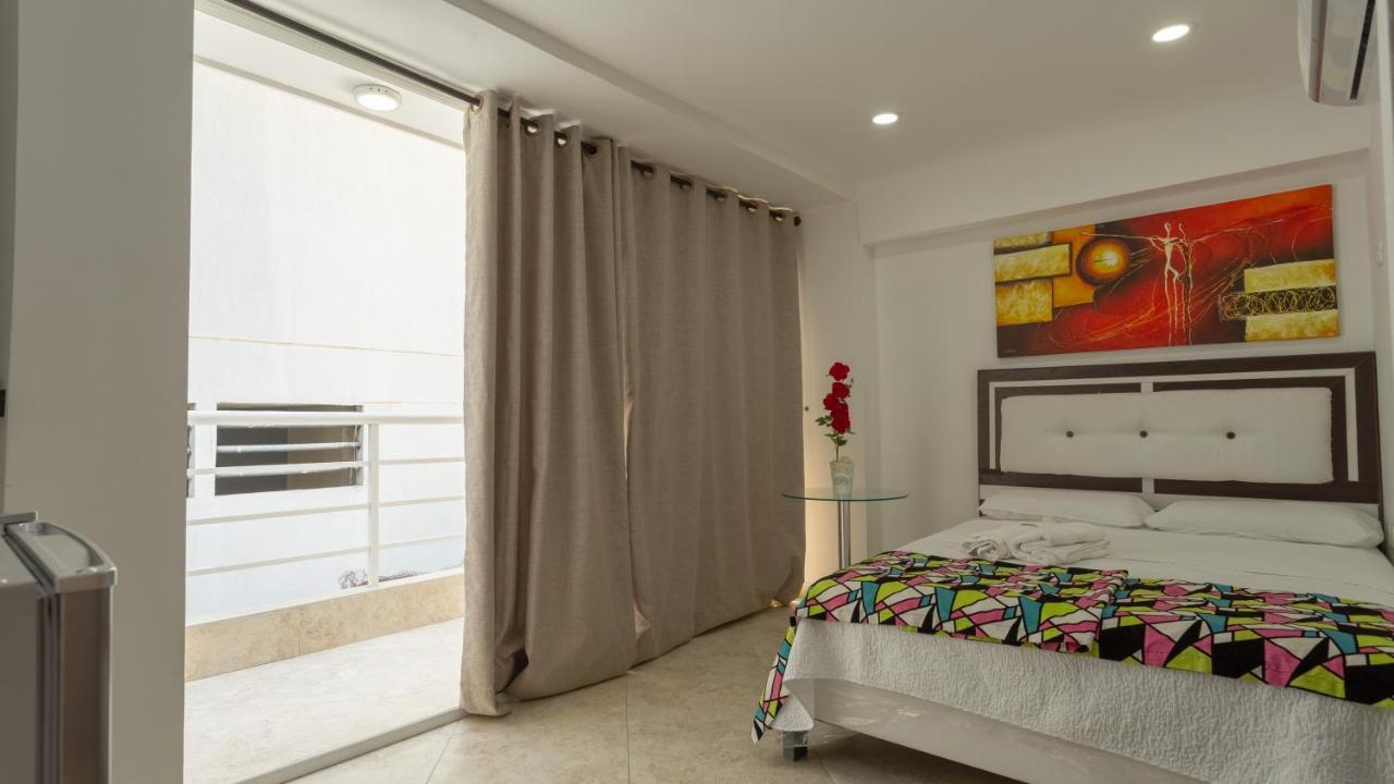 Hollywood Aparthotel