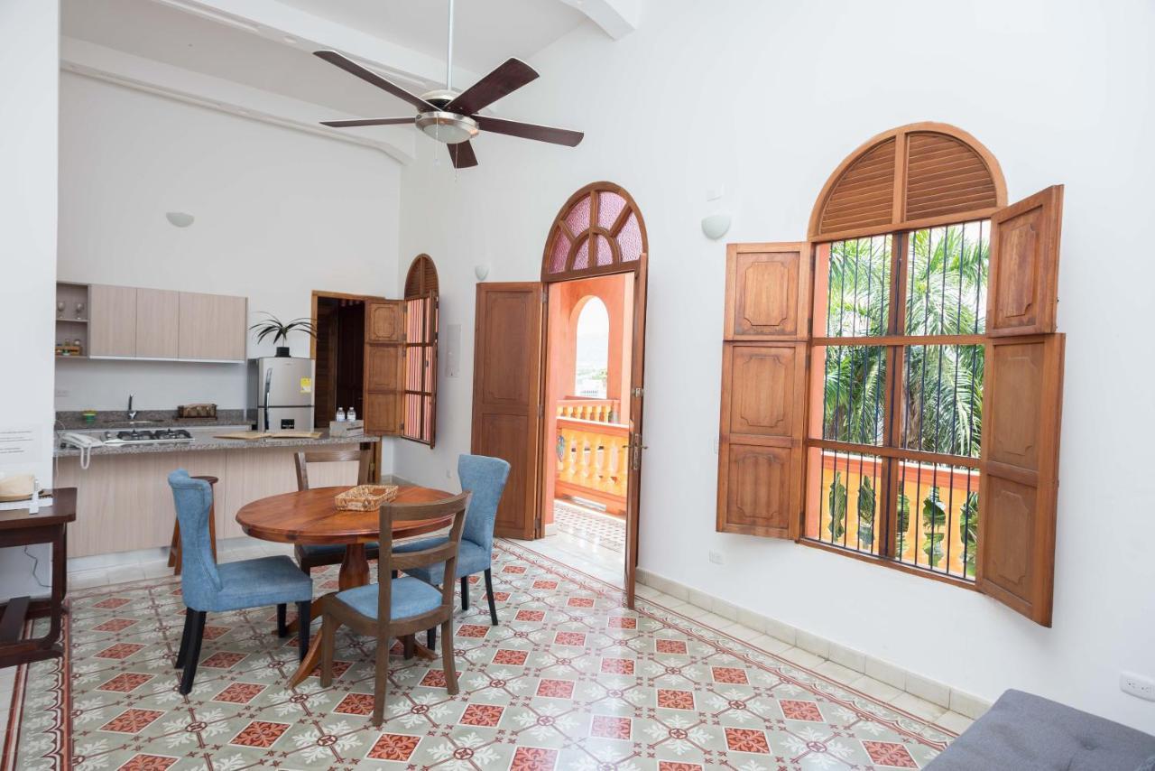 Colonial With Swimming Pool Ana Maria Apartment