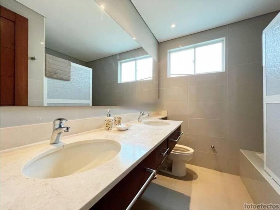 Casa Arcoiris: Espectacular Casa En Con Acceso Directo A La Playa Villa *