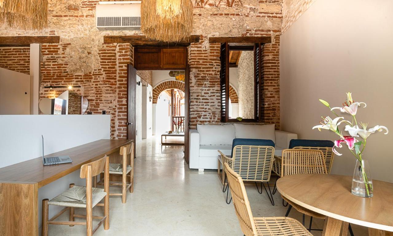 Voila Getsemani Hotel *
