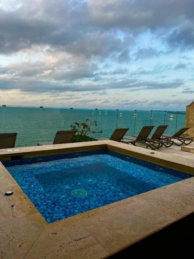 Hermoso Con Vista Al Mar Y Salida Directa A La Playa Apartamento