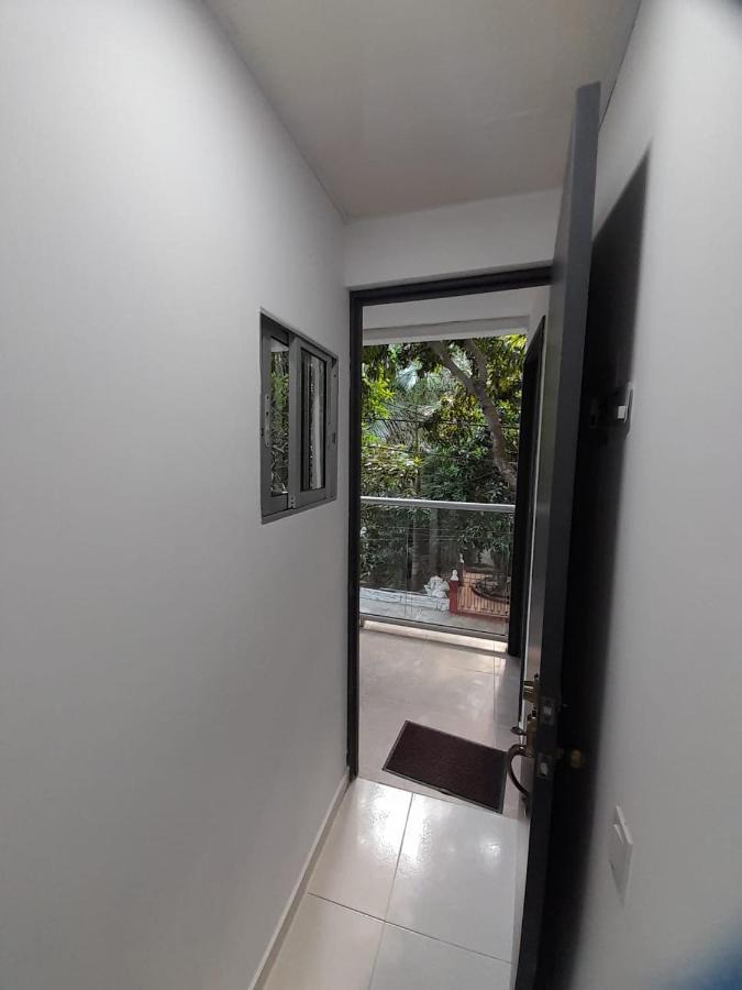 4p Apartment