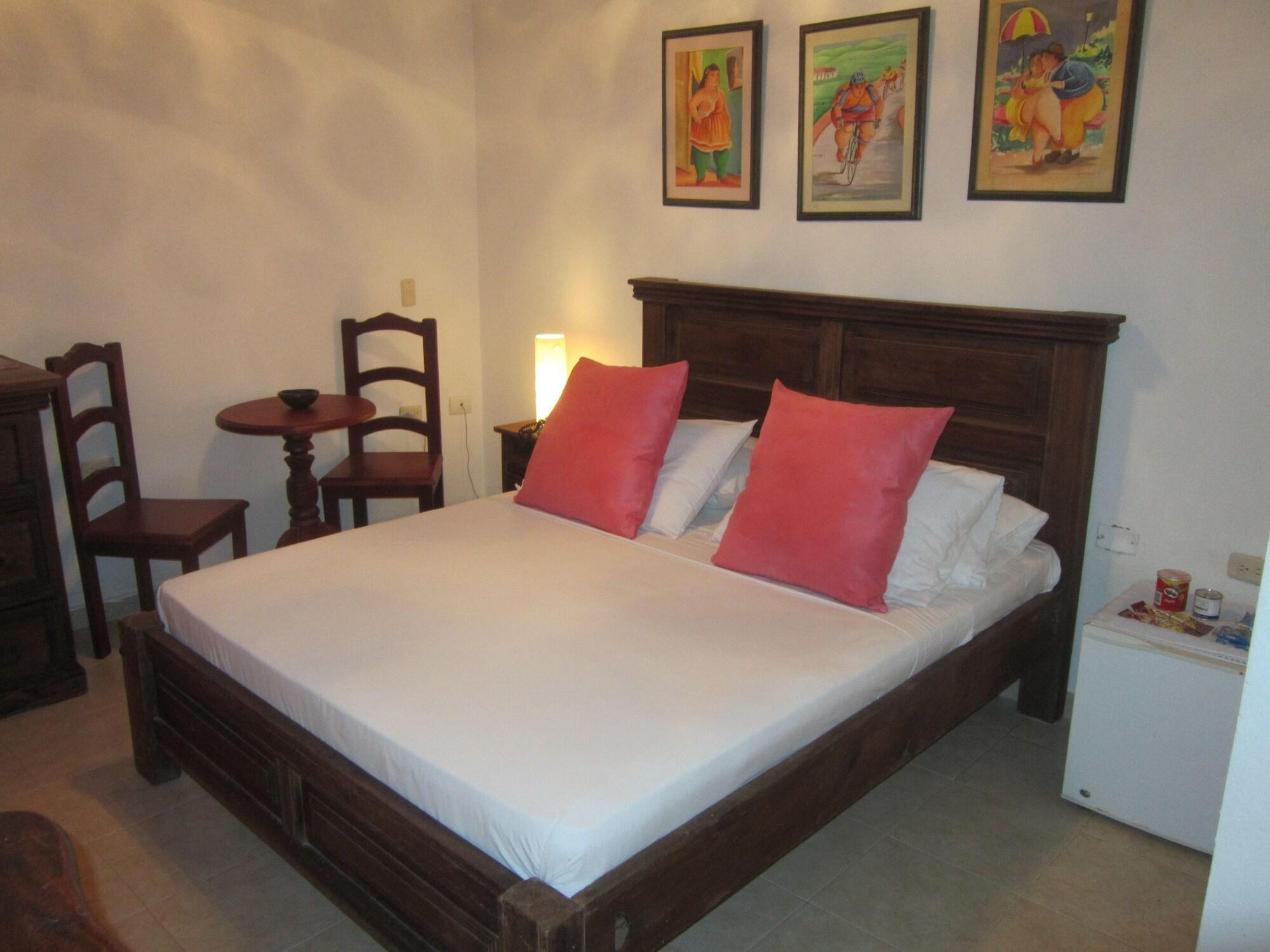 Casa India Catalina Hotel 3*