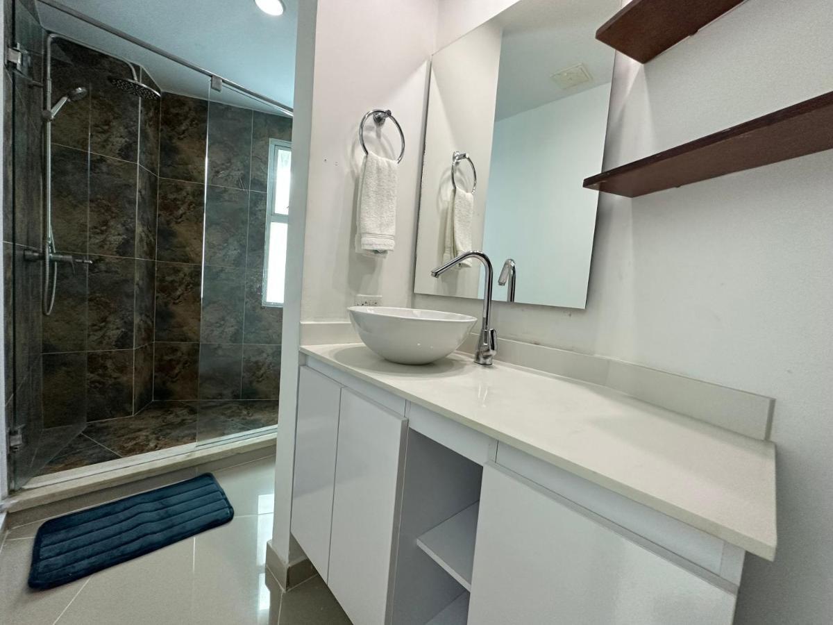 Apartamento 2 Dormitorios. Salida Directa Al Mar. Vista A La Cienaga Cartagena