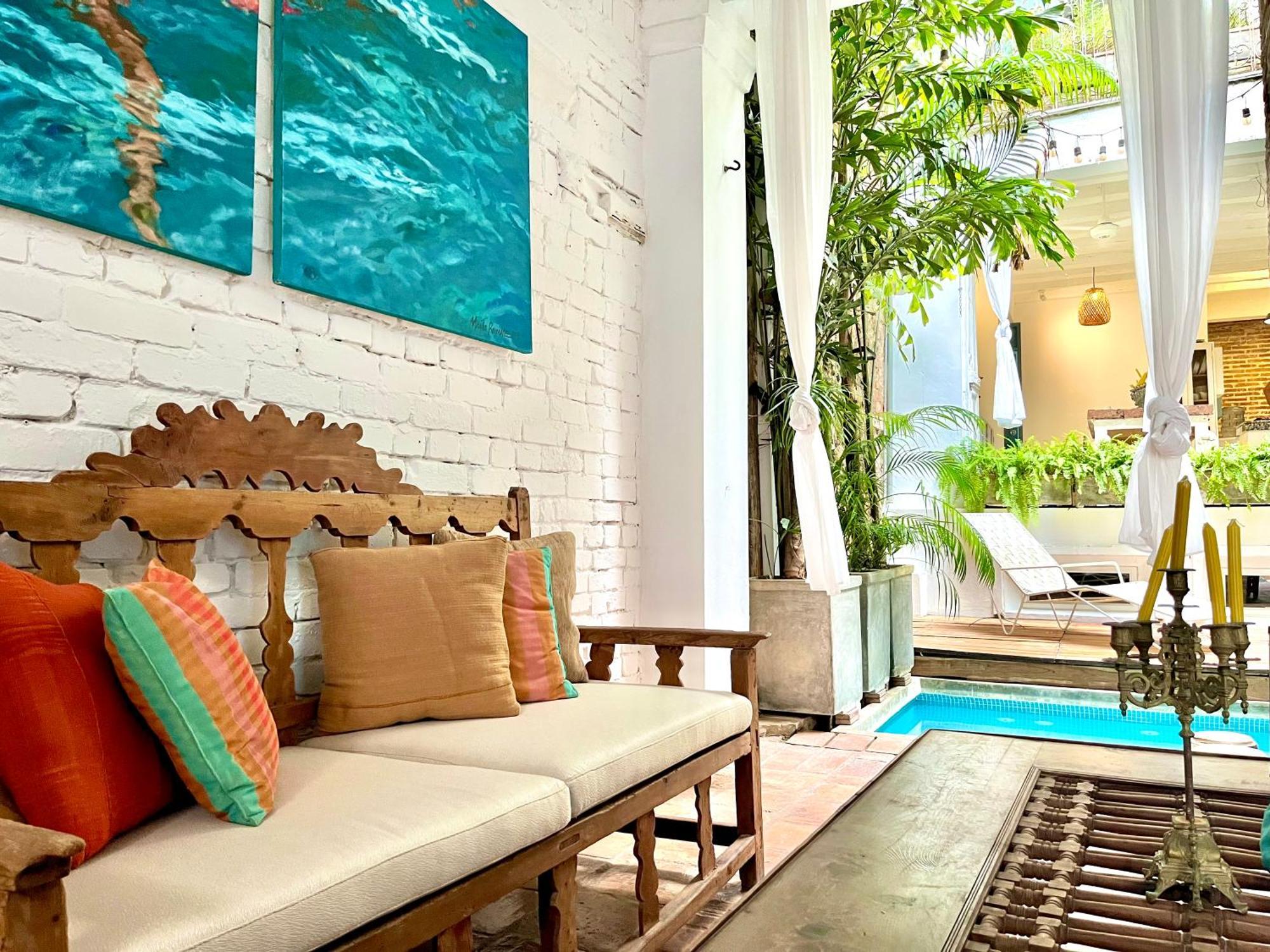By Calamari Homes - Casa Aura Victoria Walled * Cartagena