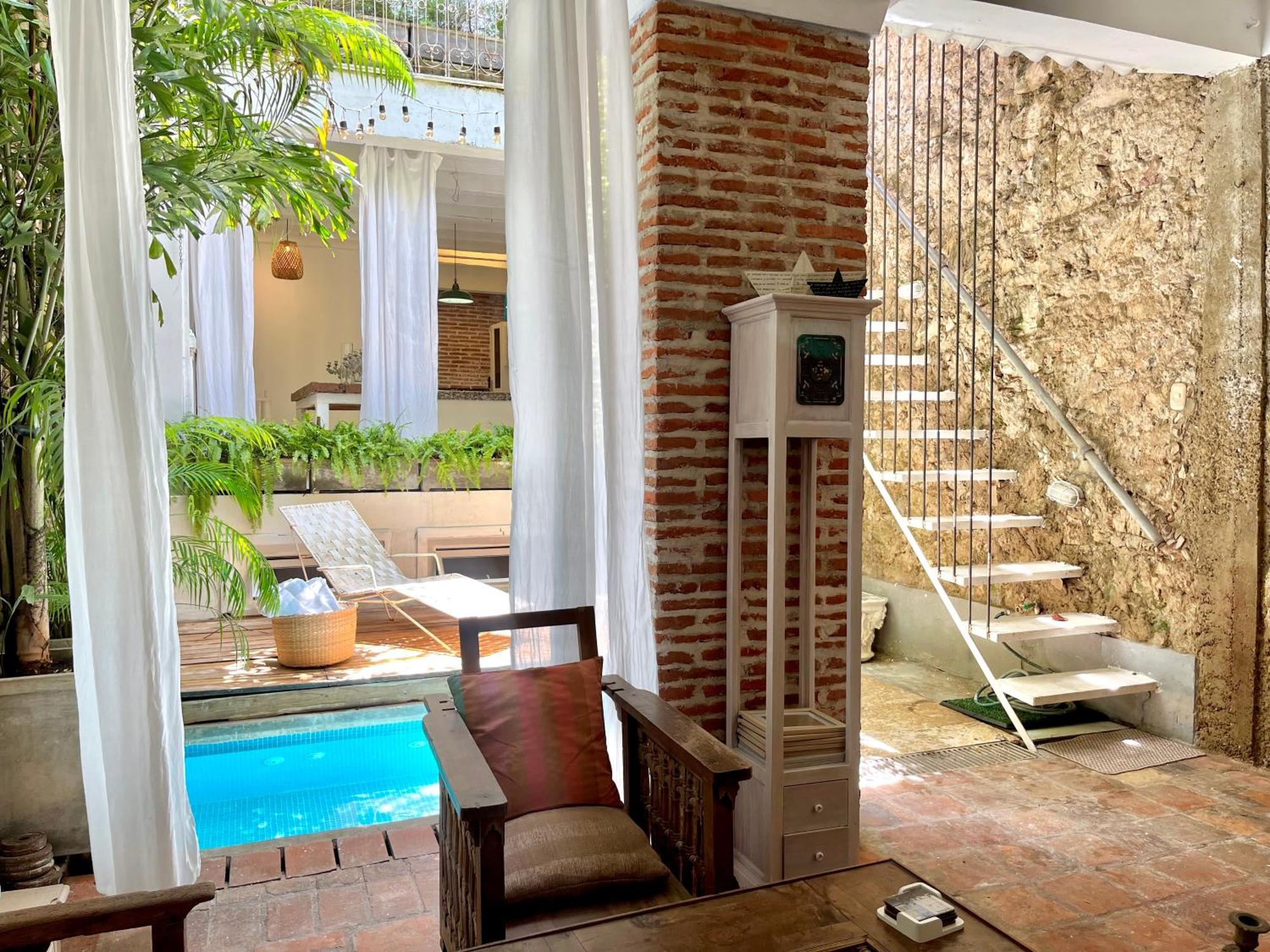 By Calamari Homes - Casa Aura Victoria Walled * Cartagena