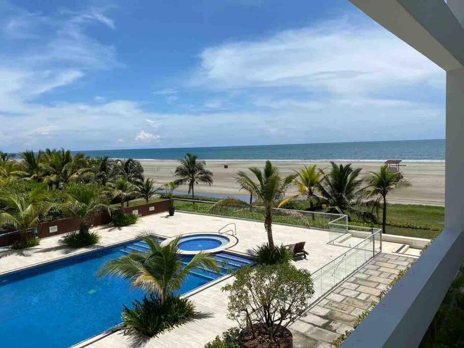 Apartment Beachfront Luxury *