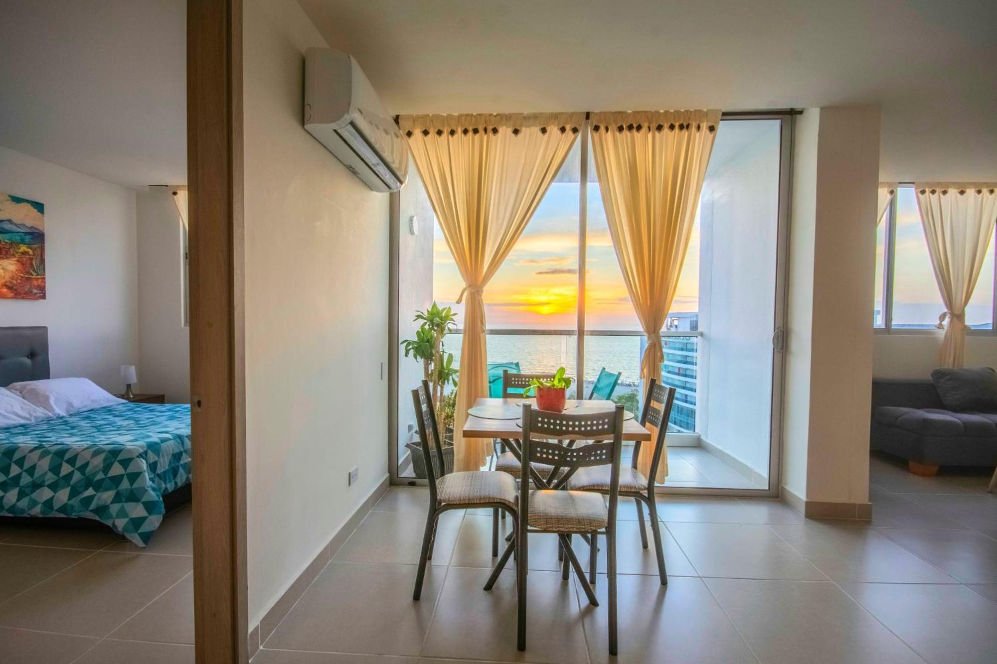 Exclusivo En Cielo Mar-playa Americas, Con Maravillosas Vistas Del Atardecer De Apartamento Cartagena