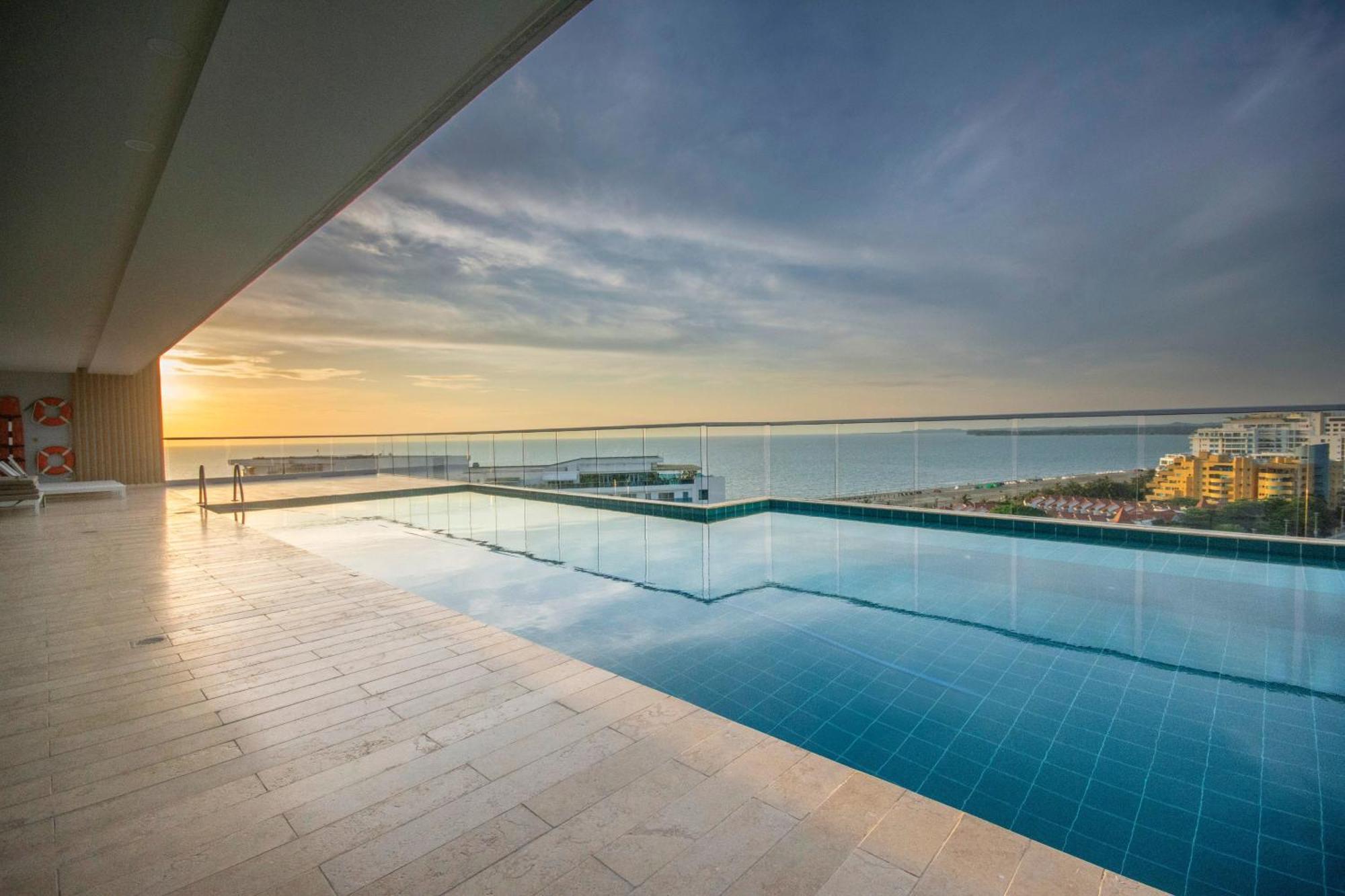 Exclusivo En Cielo Mar-playa Americas, Con Maravillosas Vistas Del Atardecer De Apartamento Cartagena