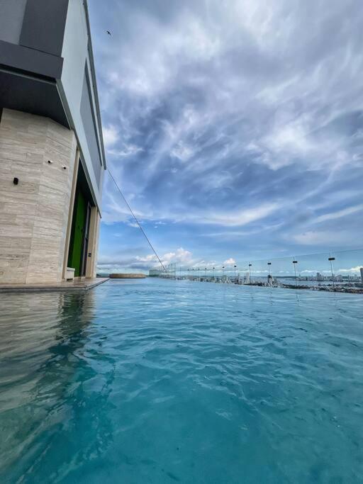 New Luxury In Apartment *