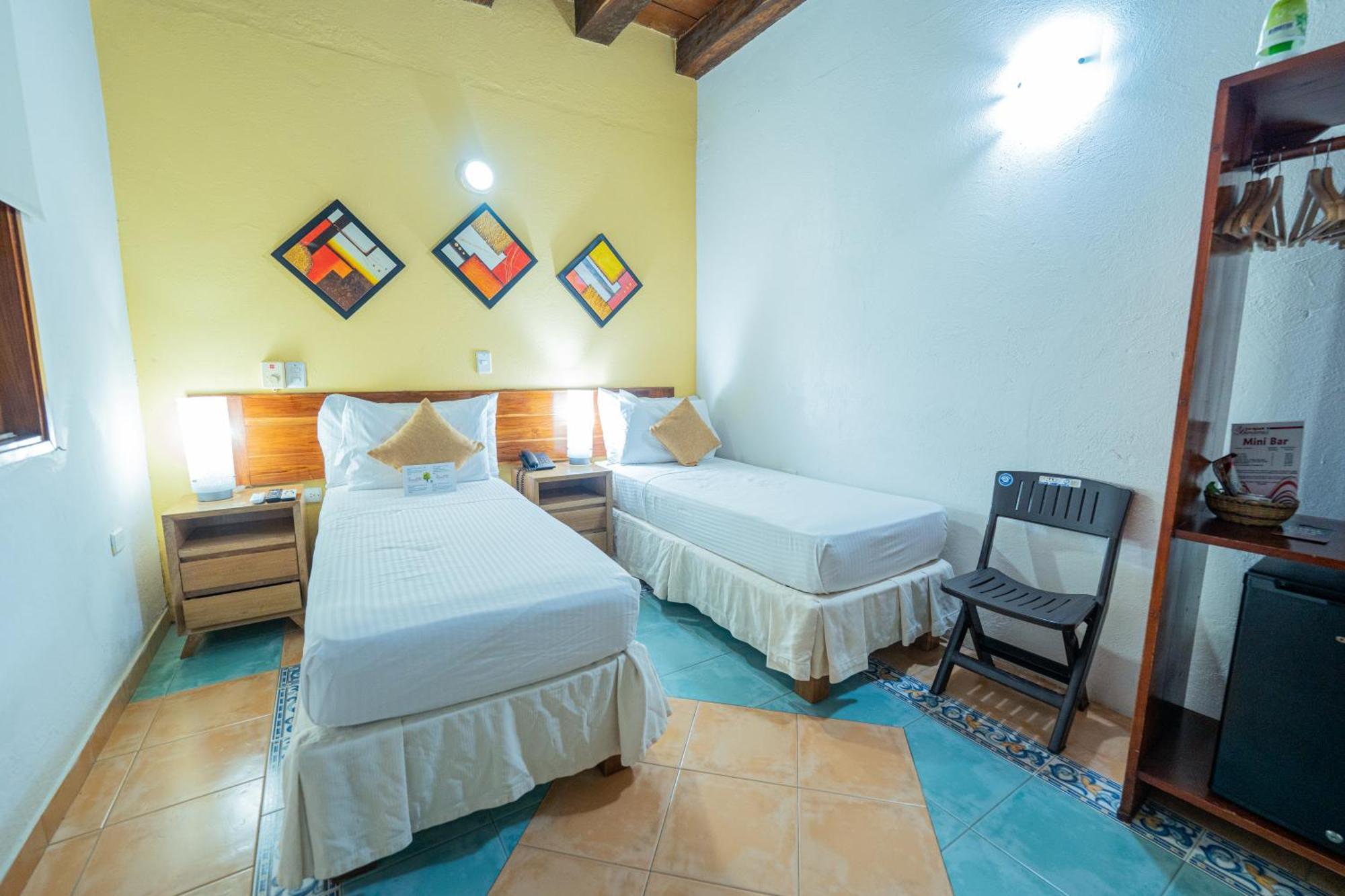 3 Banderas Hotel