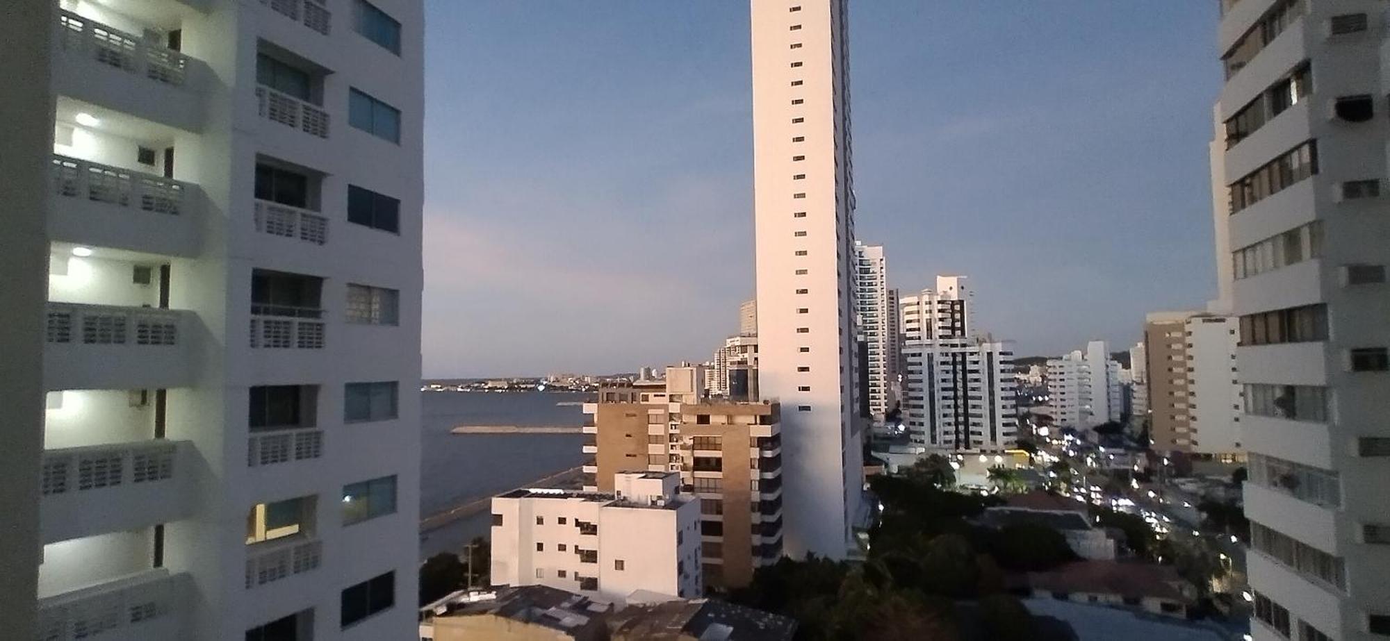 Hermoso Apto, Vista Parcial Al Mar Y Al Centro Historico De De Indias Cartagena