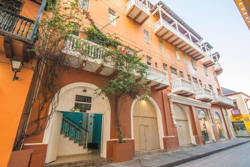 Apartment Walled City, El Centro - Amenities, *
