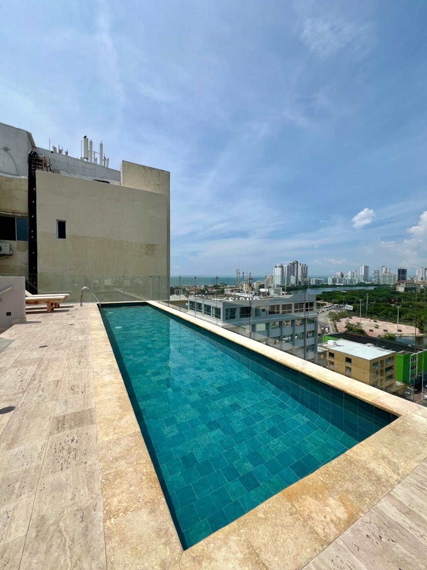 Beautiful! Brand New Old Town Apartment *