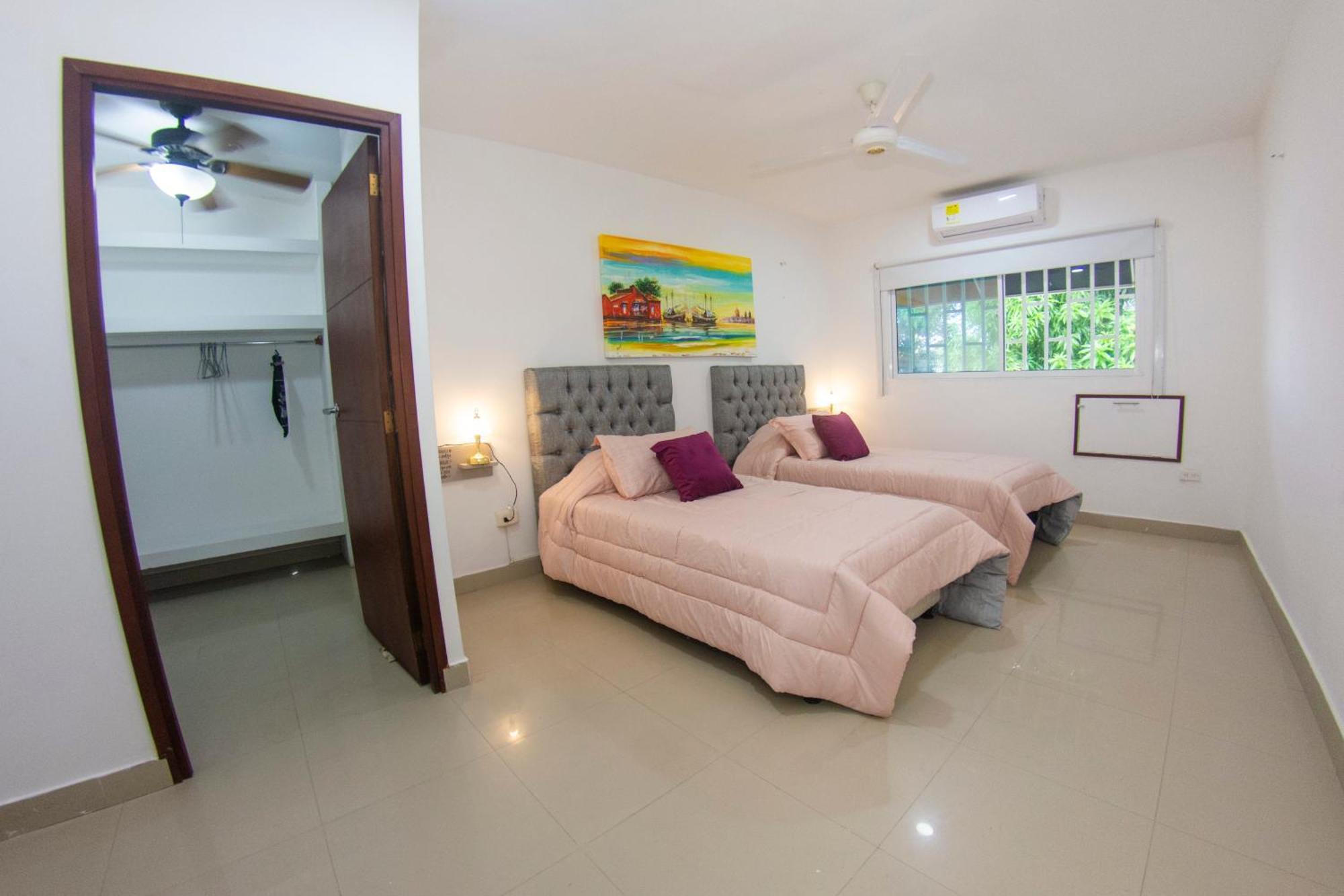 Bed & Breakfast Casa La Nina Neyla 4*