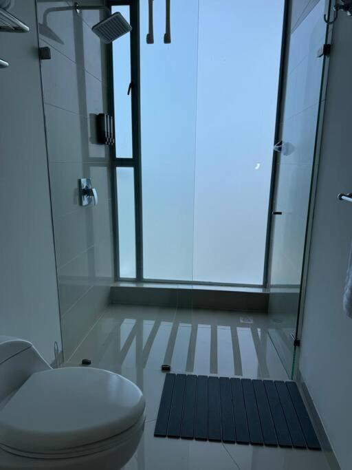 Beachfront Luxury In Apartment