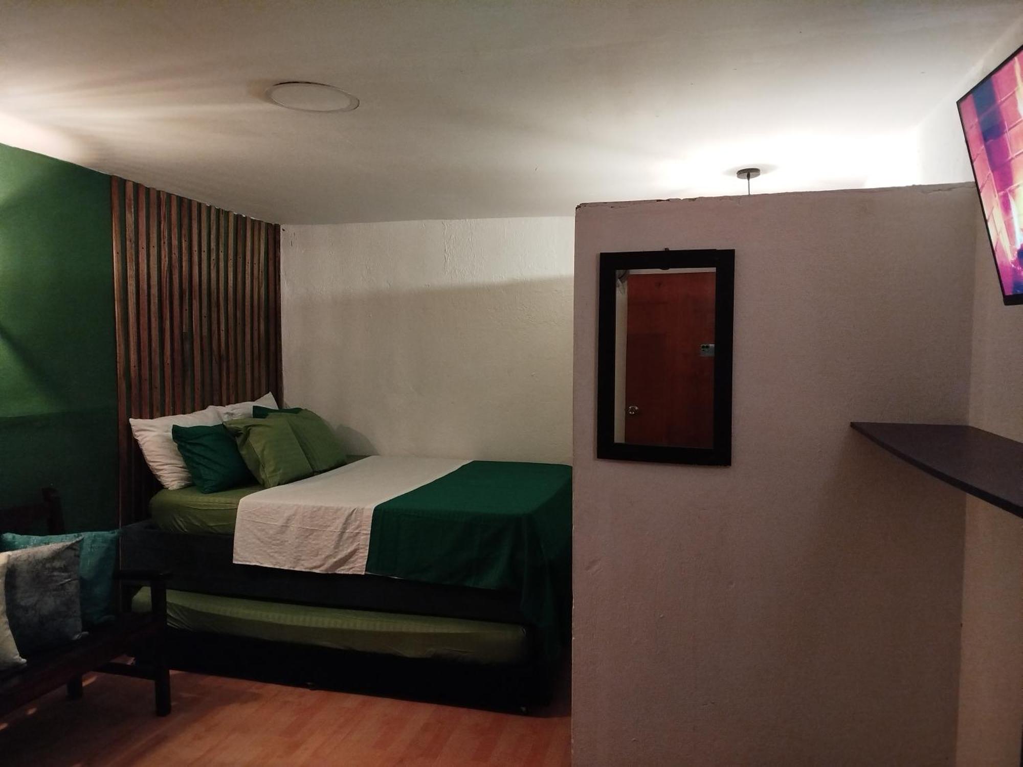 Habitacion Familiar Hasta Para 8 Personas Frente Al Mar Con Aire Acondicionado Y Wifi Acomodação com café da manhã 