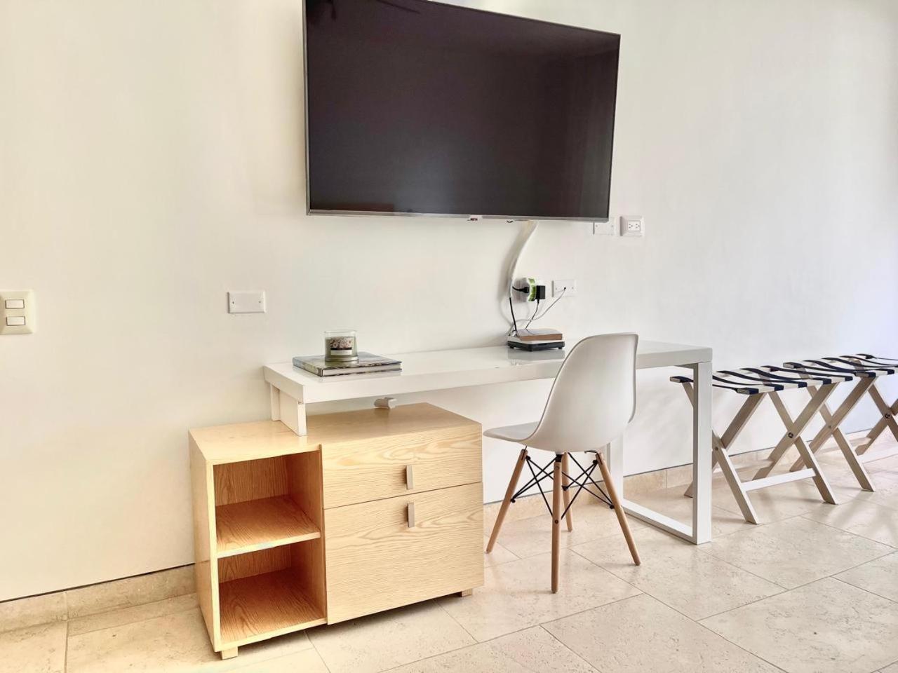 Apartment Modern Comfort - Spacious 2br In Walled