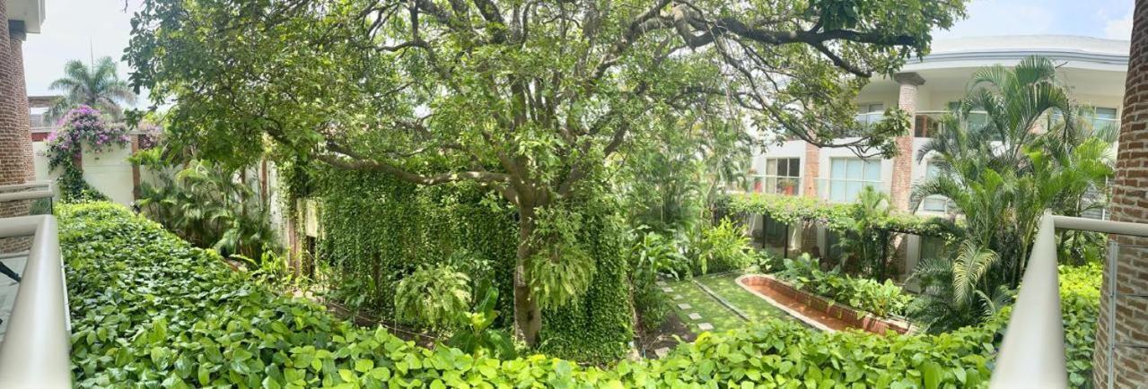 Apartment Modern Comfort - Spacious 2br In Walled
