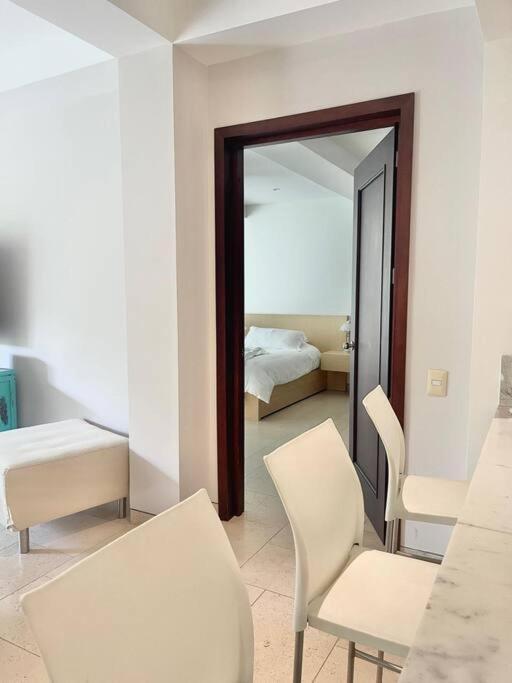 Apartment Modern Comfort - Spacious 2br In Walled