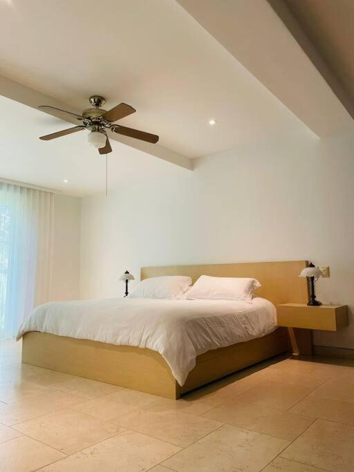 Apartment Modern Comfort - Spacious 2br In Walled