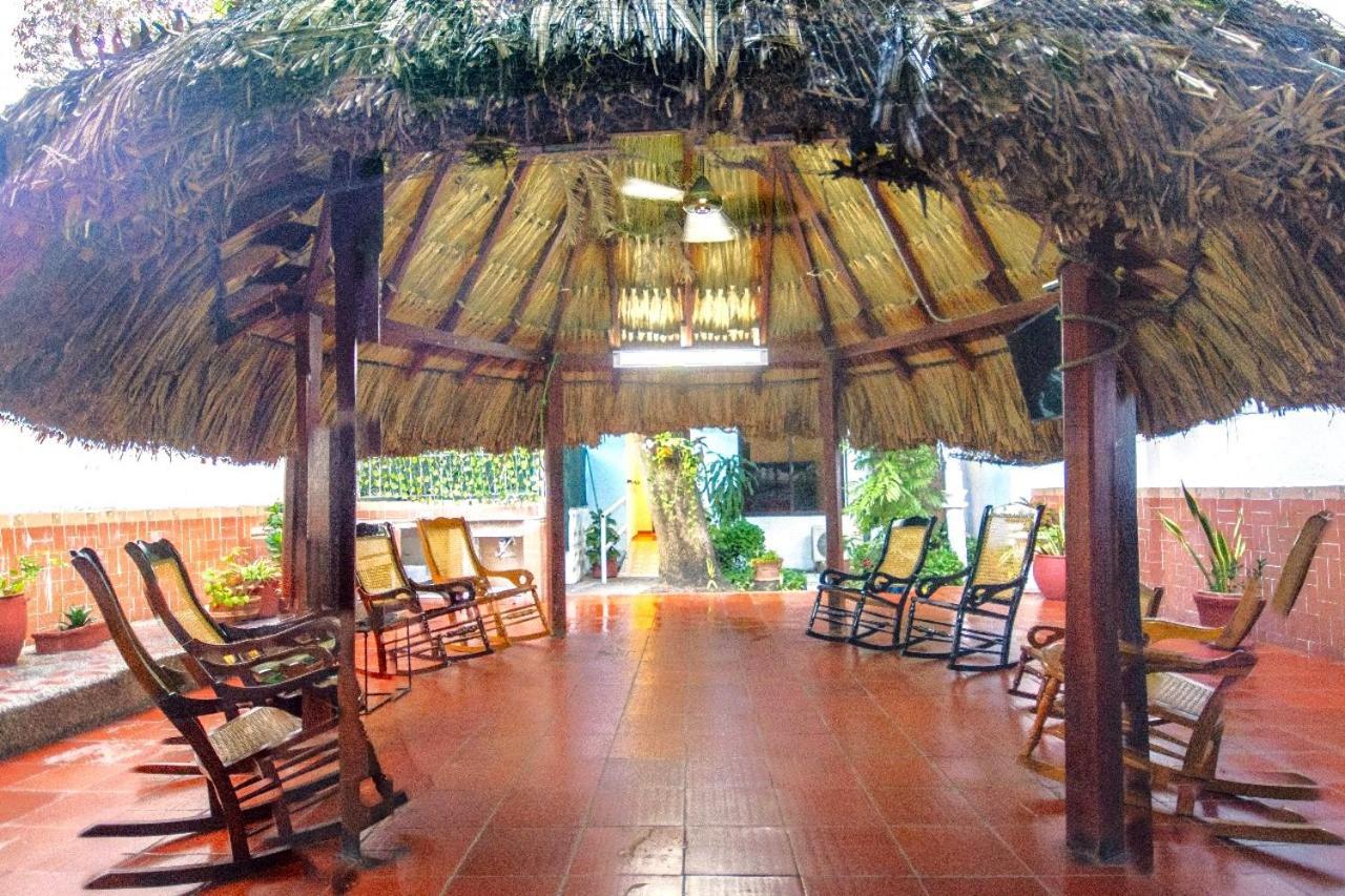 Casa La Nina Neyla Acomodação com café da manhã  4*
