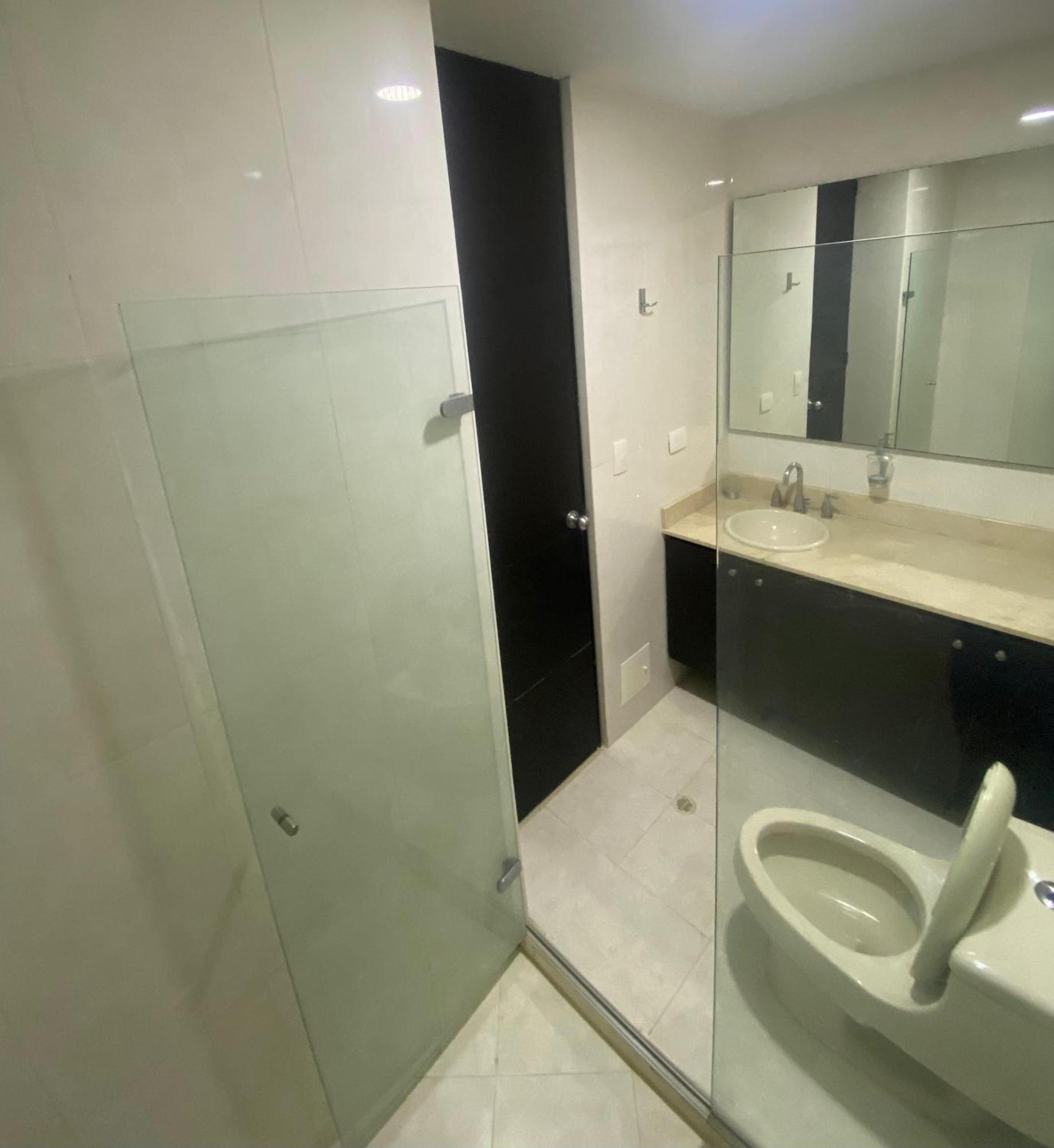 Apartamento En Crespo Con Vista Al Mar Y Ciudad