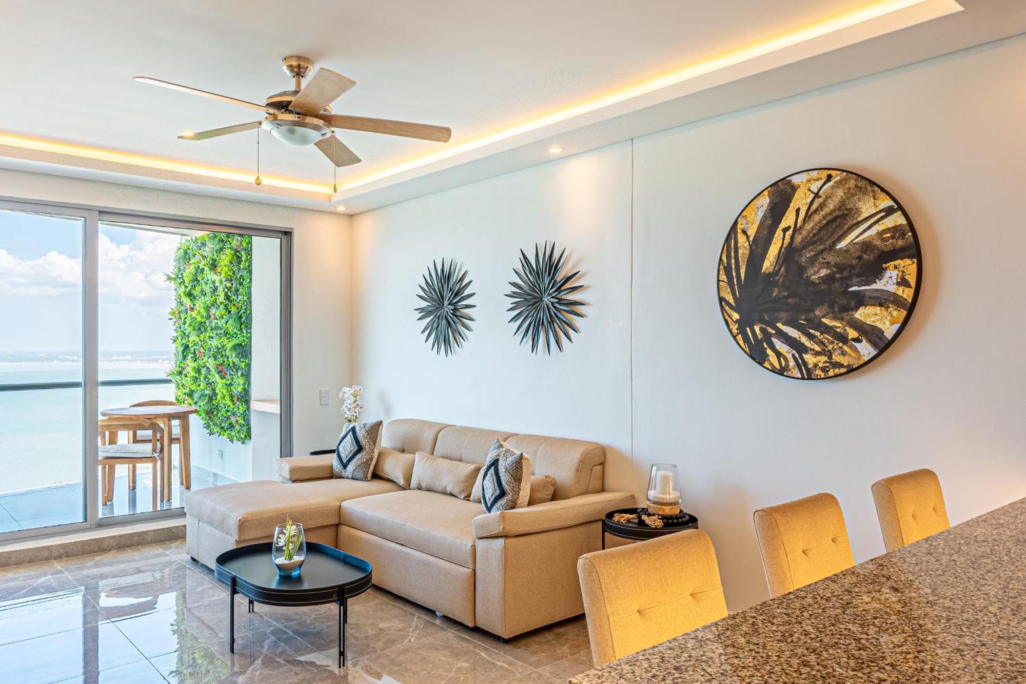 Dreams Luxury Oceanfront Wpool 4 Apartment