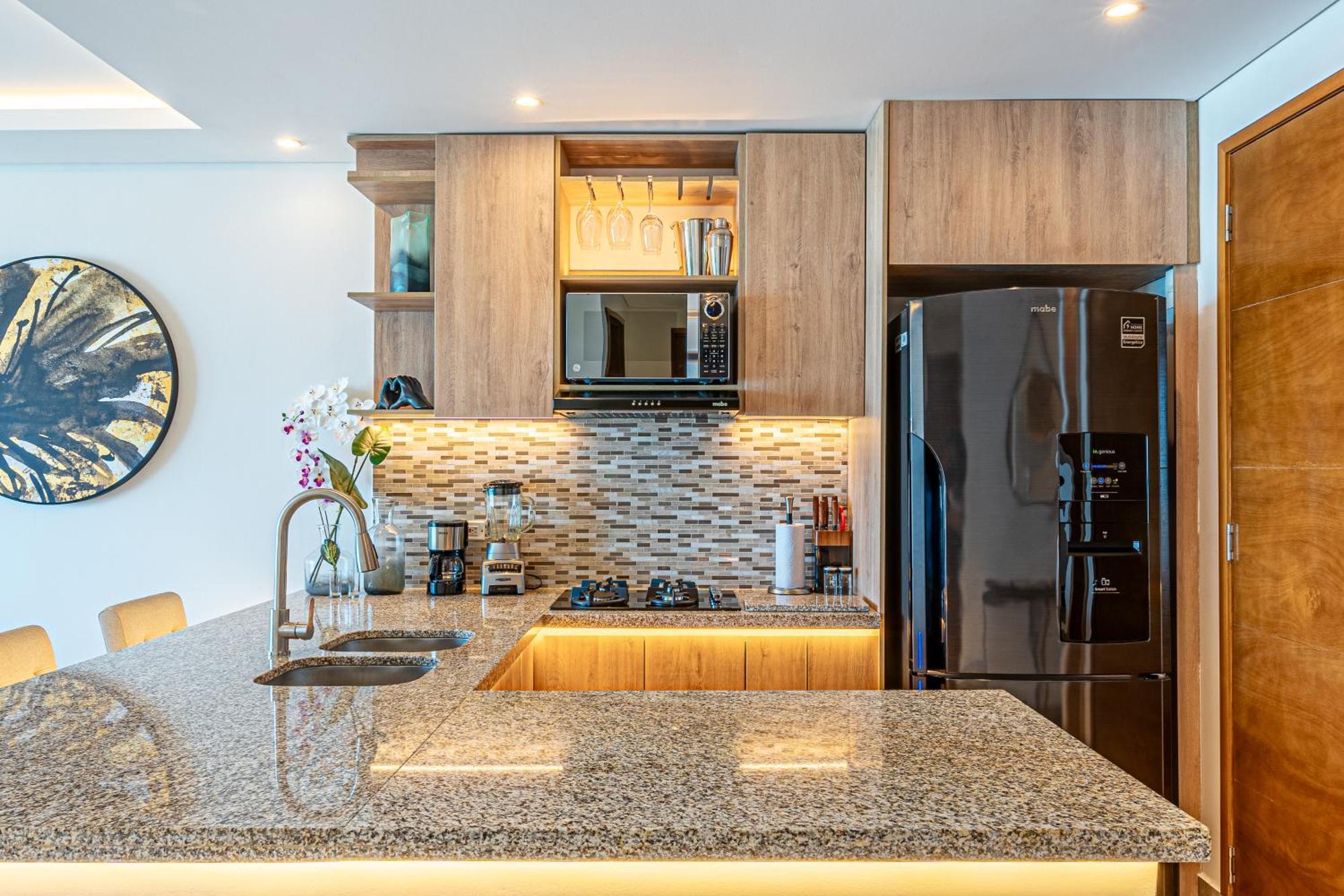 Apartment Dreams Luxury Oceanfront Wpool 4 *
