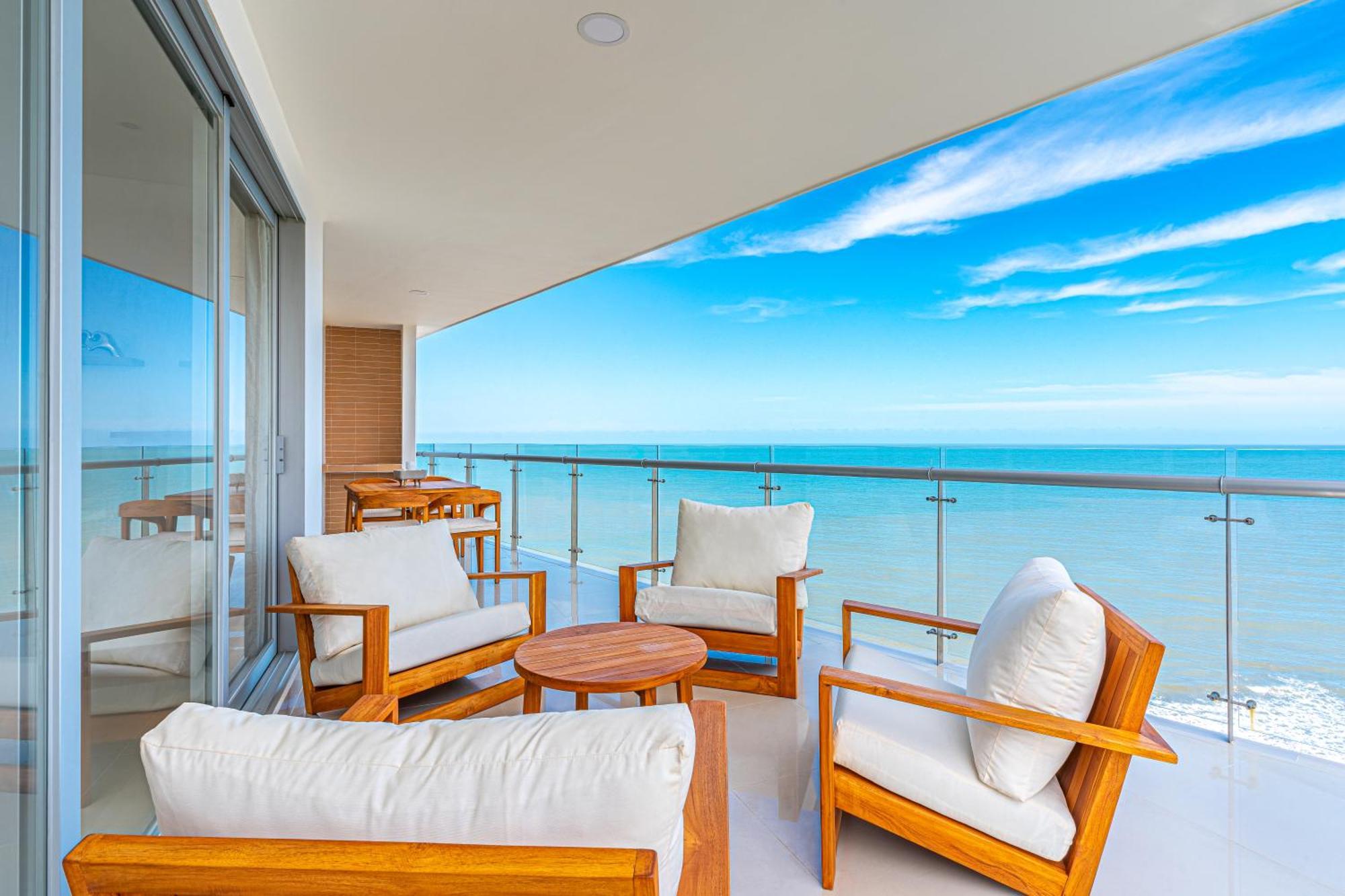 Dreams Luxury Oceanfront Wpool 3 Cartagena