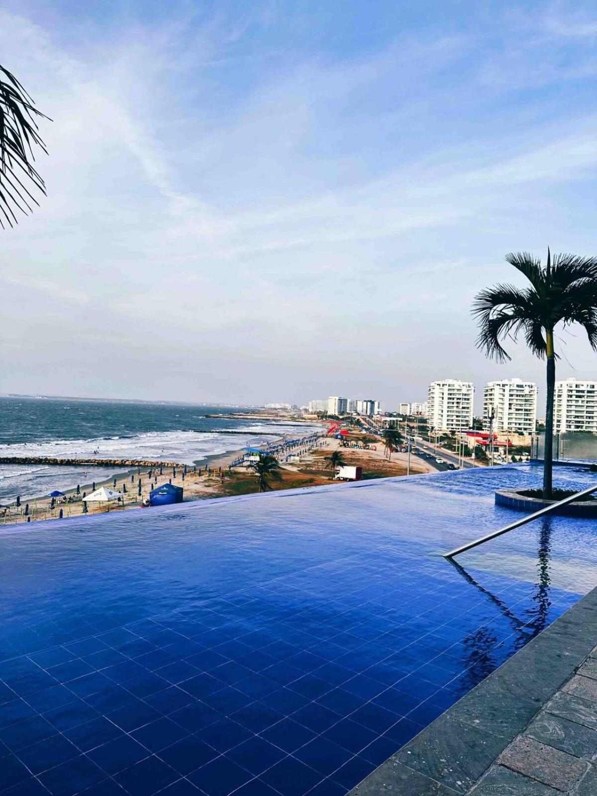 Dreams Luxury Oceanfront Wpool 2