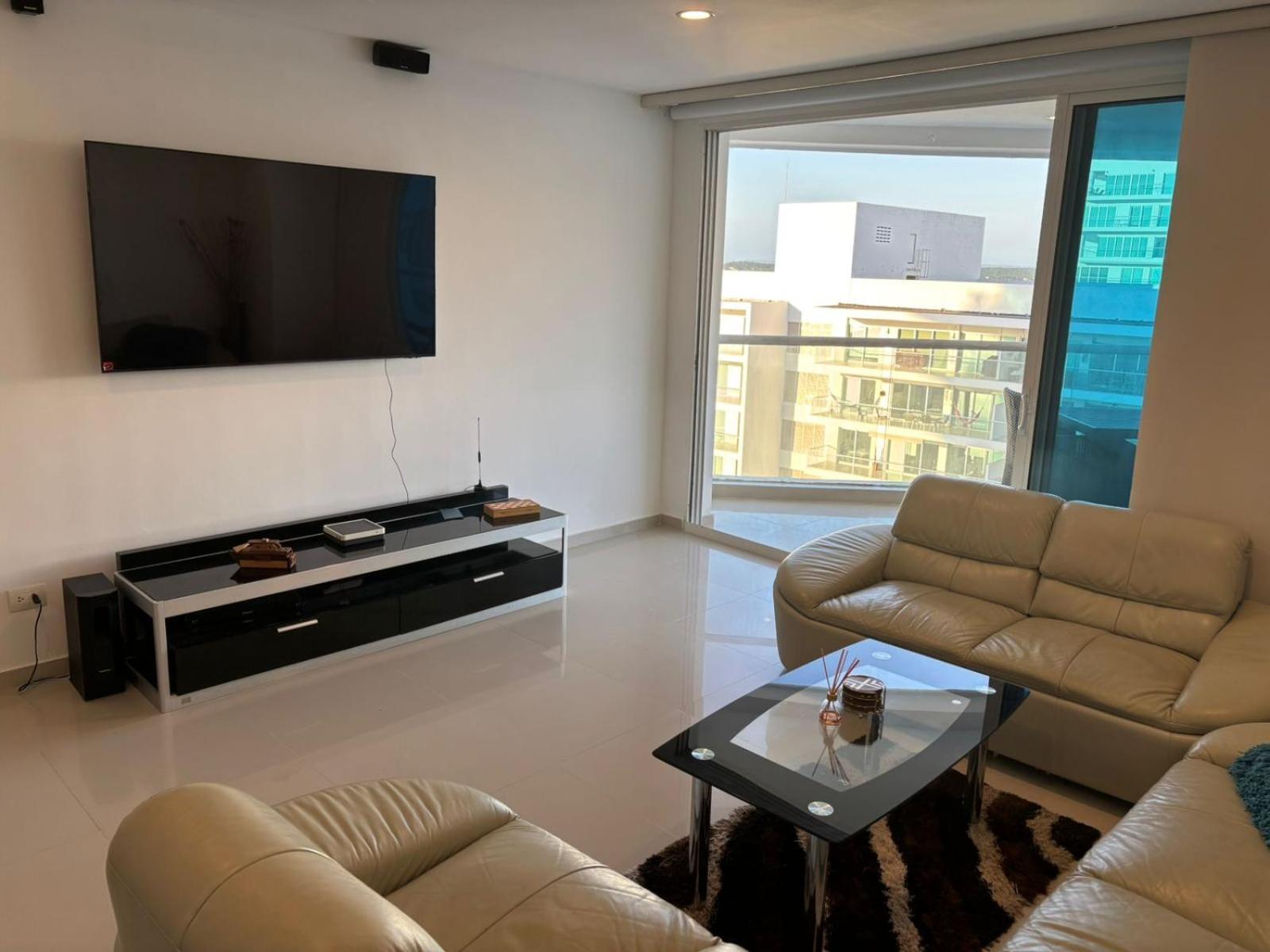 Beachfront Apartment *