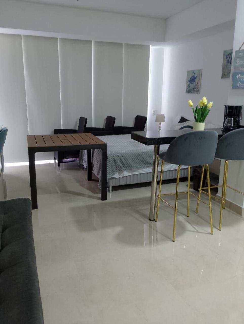 Pristine, Cozy, Next To With Everything U Need Apartment
