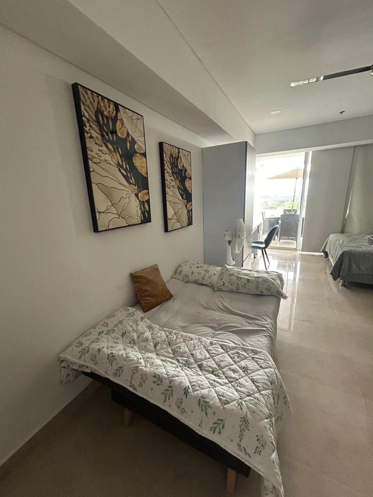 Apartment Pristine, Cozy, Next To With Everything U Need