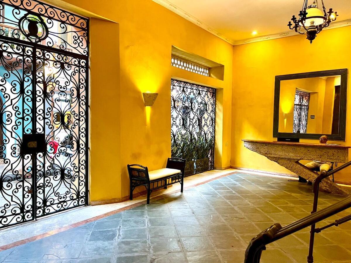 Walled 2 Private Patios, Rooftop With Pool Apartment Cartagena