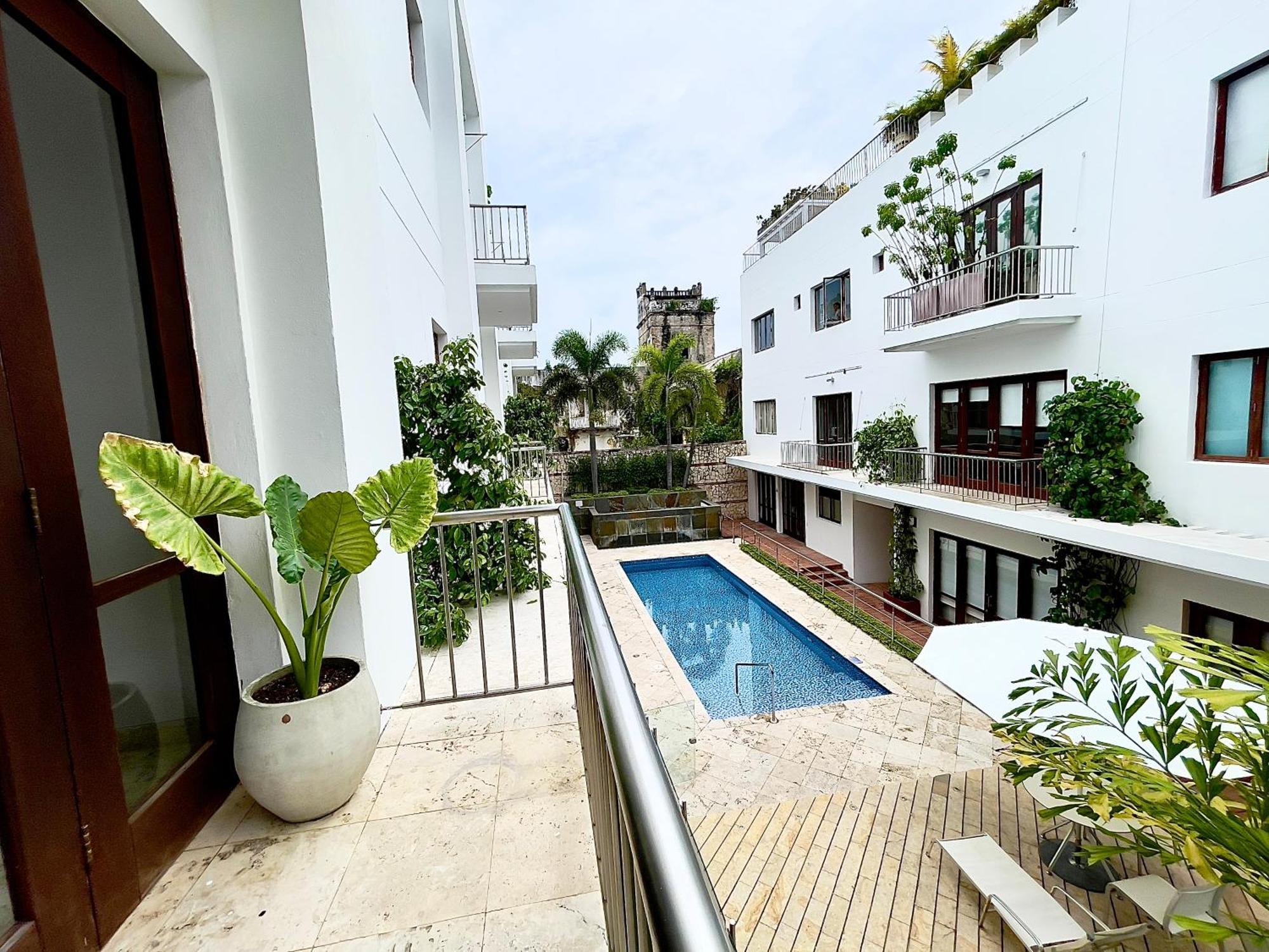 1br Modern In Old In Colonial Building *