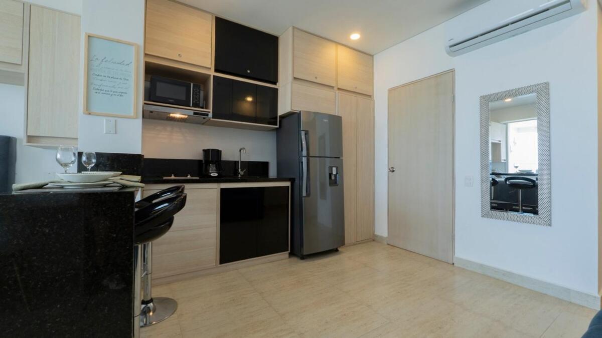 Sunset Oceanfront Apartment *