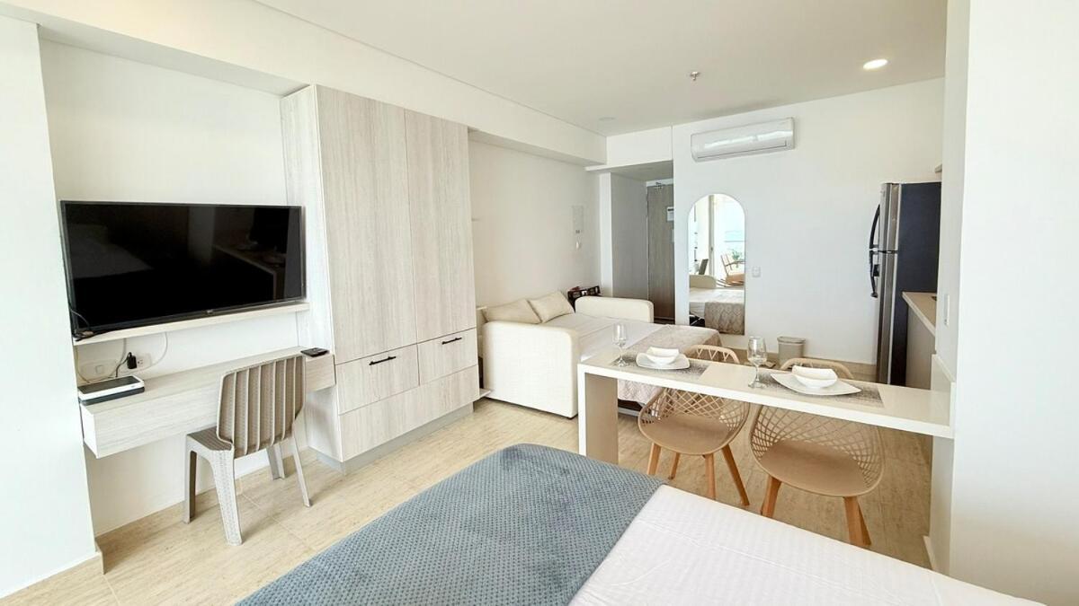 Apartment Beachfront With Stunning Ocean Views *
