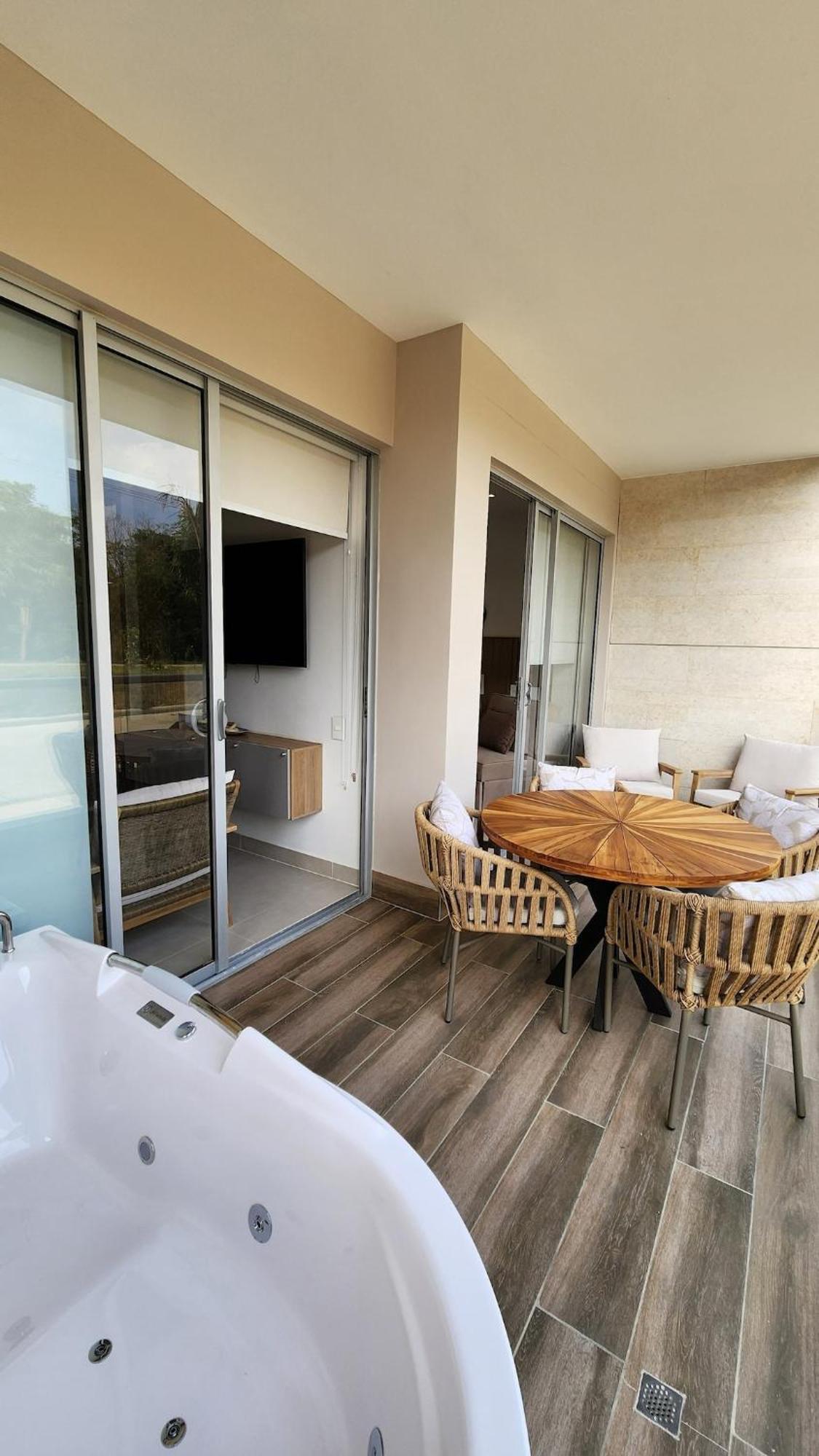 Con Jacuzzi Privado, Laguna Y Paddle Board Apartment