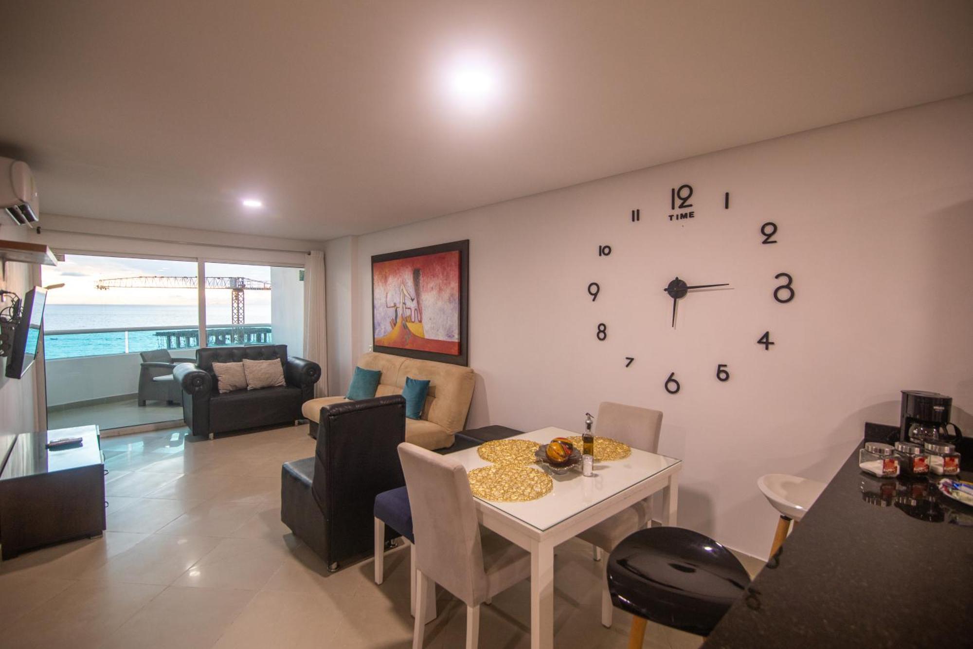 Apartment 2b/2b Gorgeous Sunsets-ocean View -pool