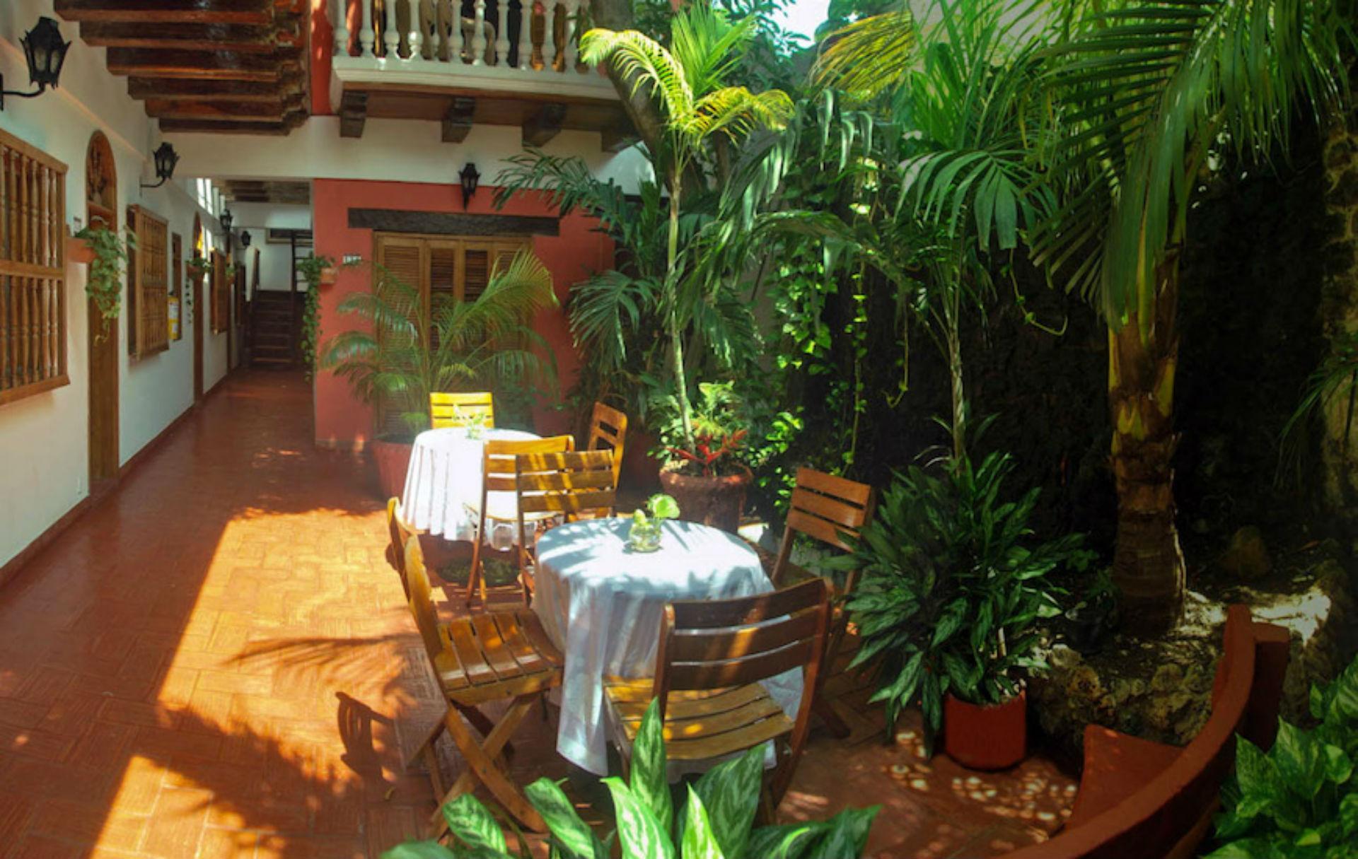 Hotel 3 Banderas 3*
