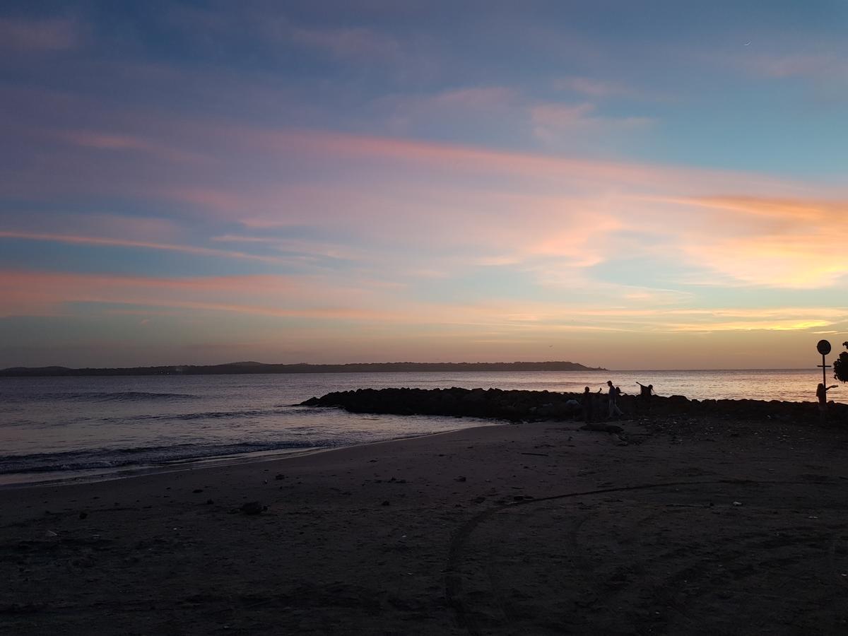 En El Laguito, * Cartagena