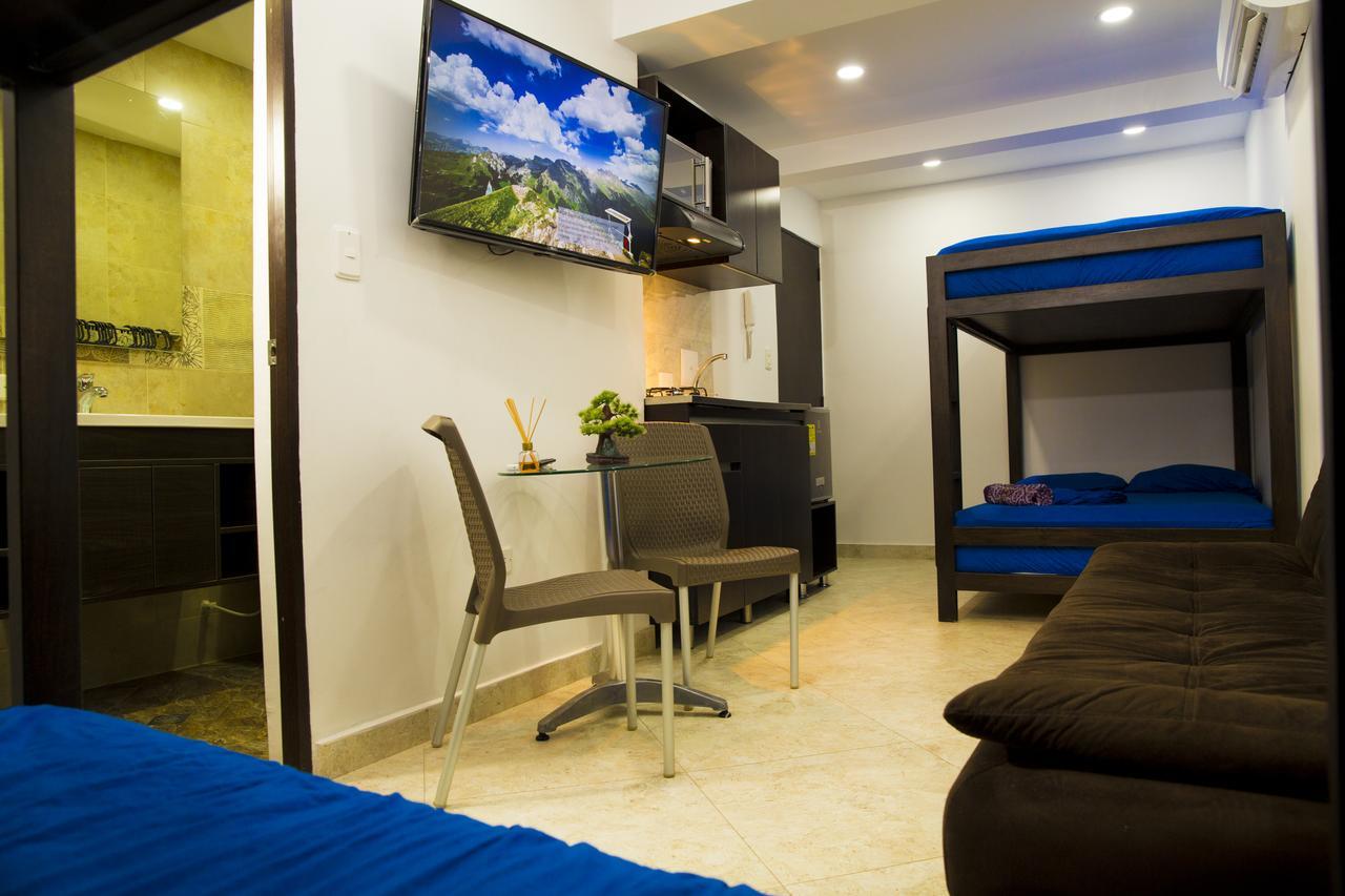 Hollywood Aparthotel 2*