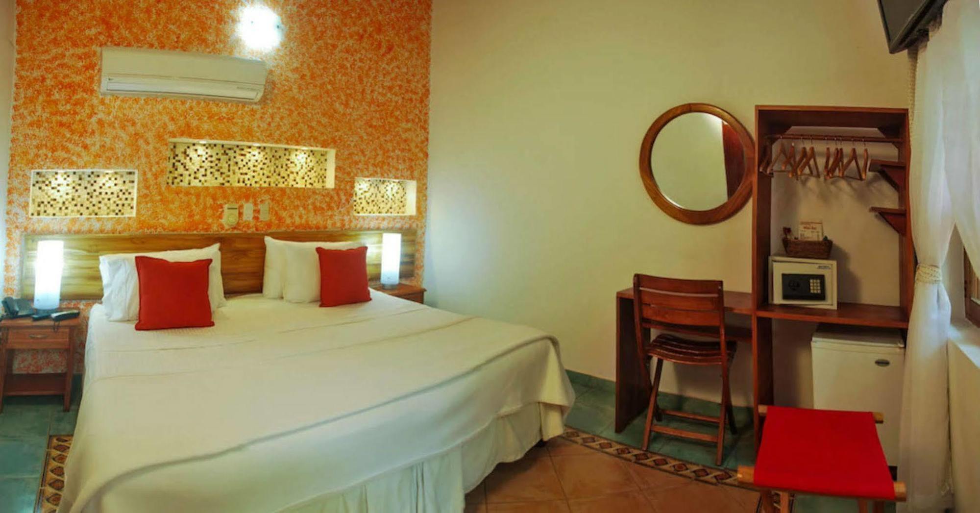 Hotel 3 Banderas 3*