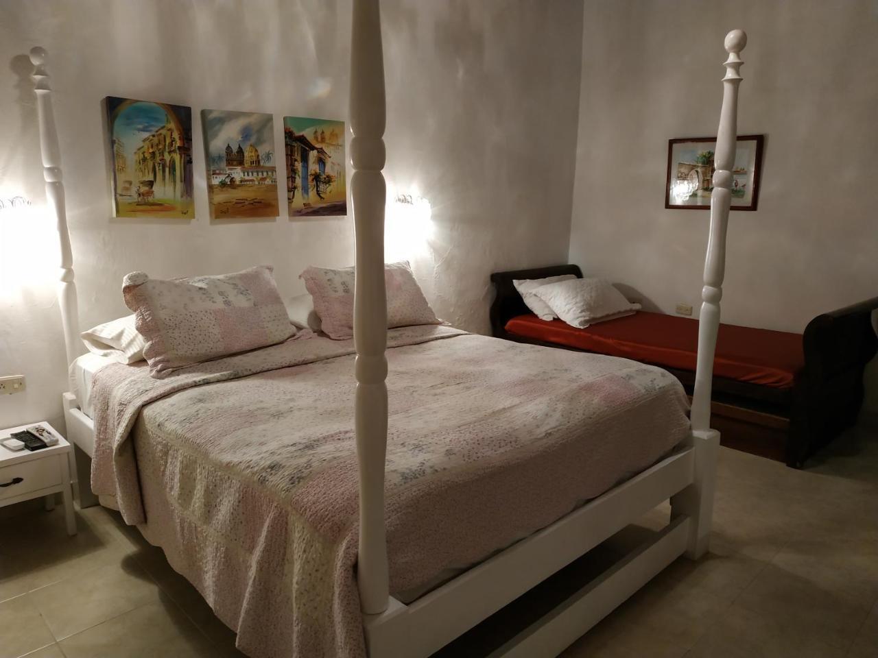 Casa India Catalina Hotel 3*