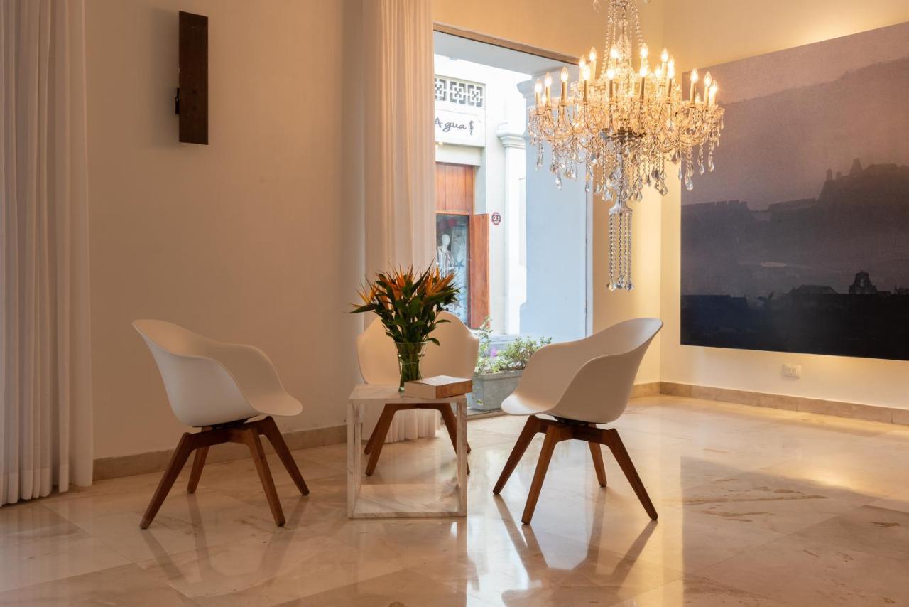 Hotel Delirio